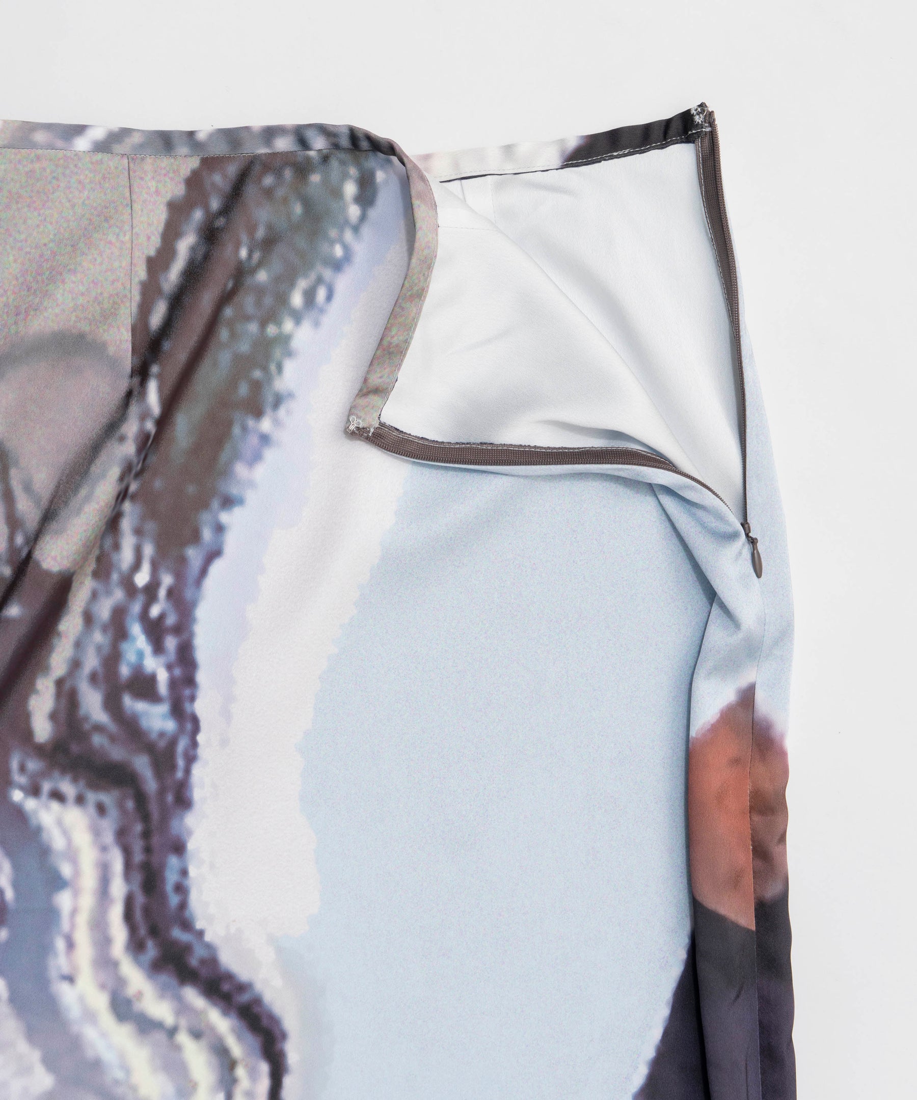 【PRE-ORDER】Book Wave 2WAY High-Slit Skirt
