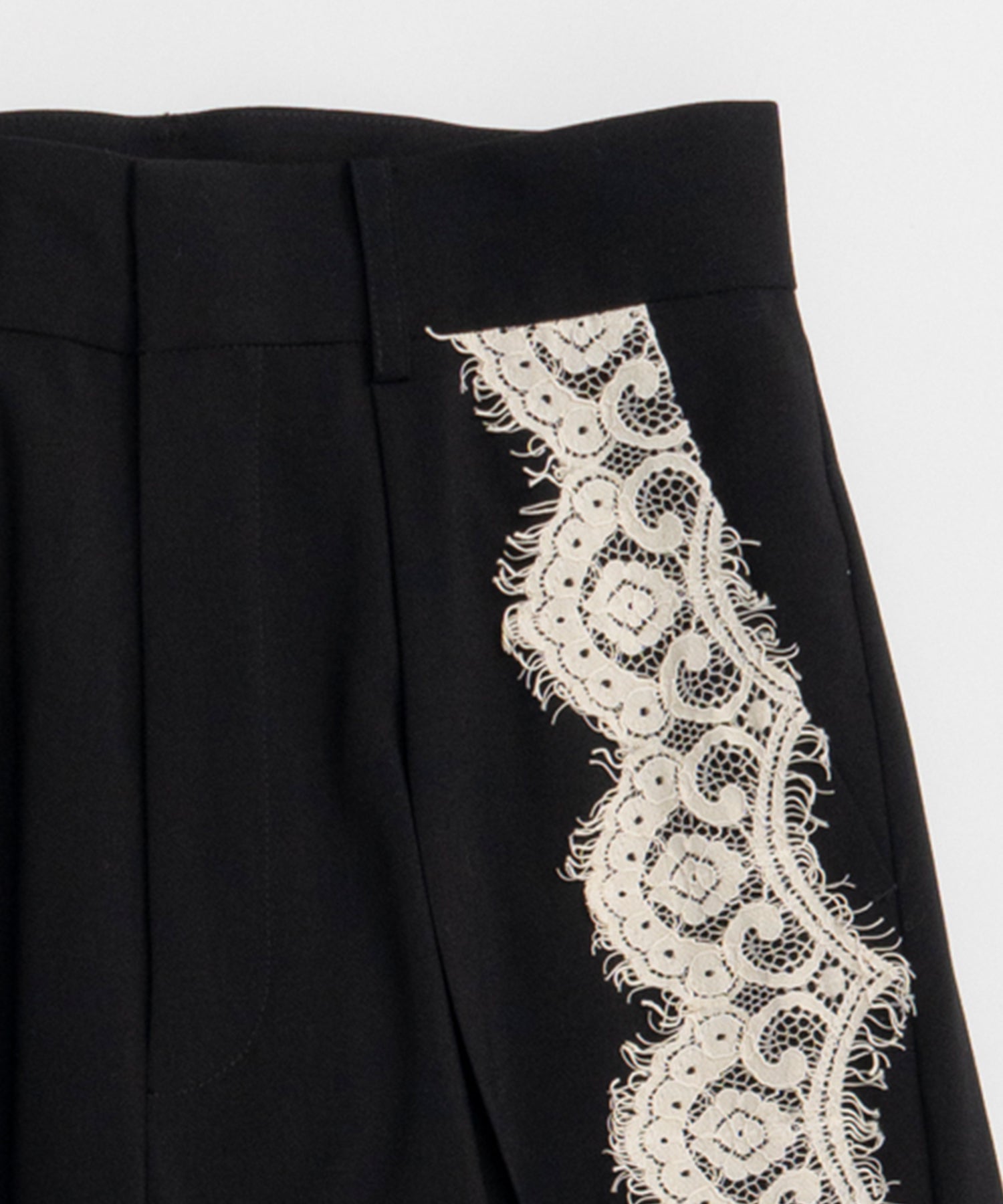 【26SPRING PRE-ORDER】Side Lace Trousers