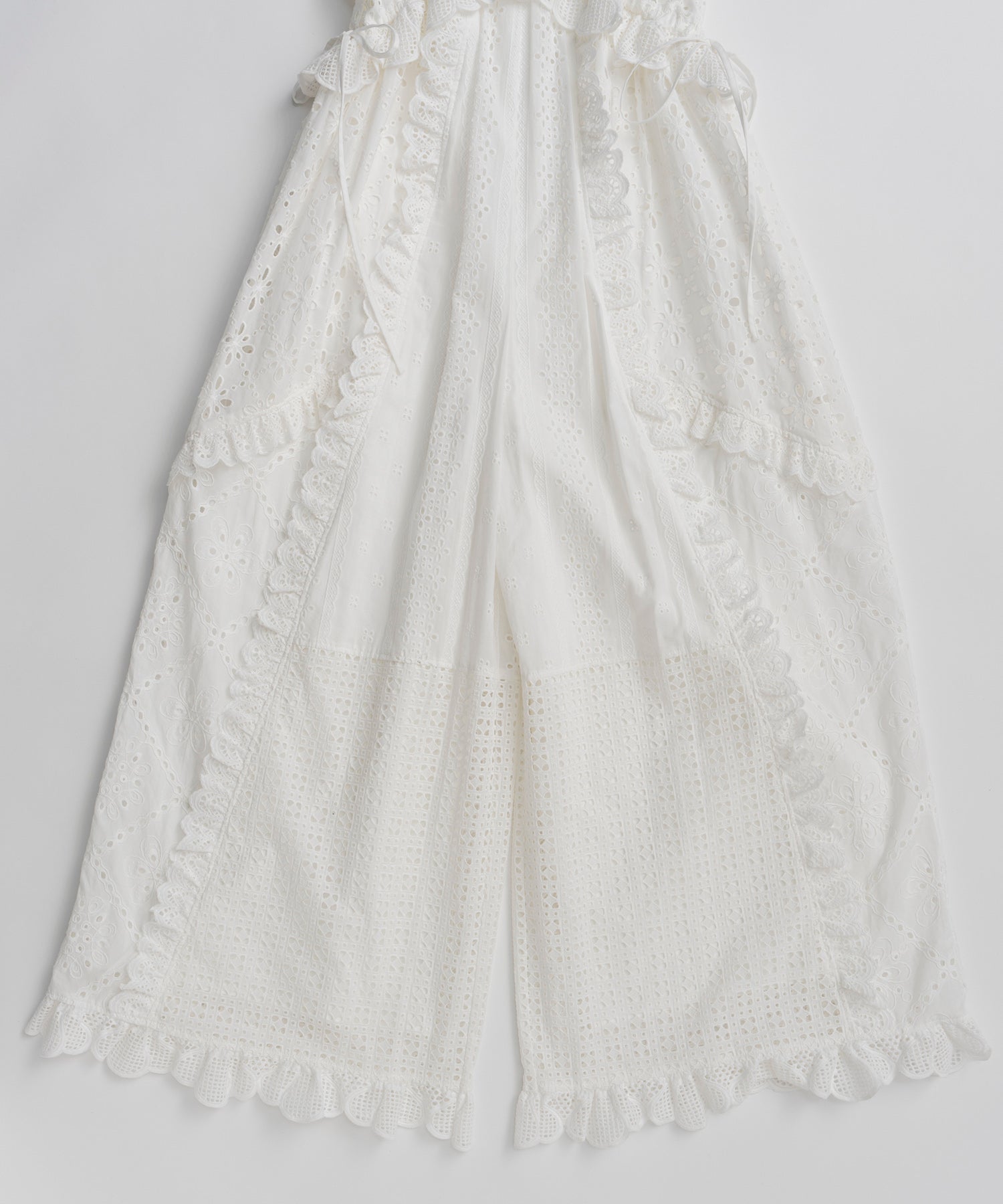 PRE-ORDER】Lace Patch Rompers