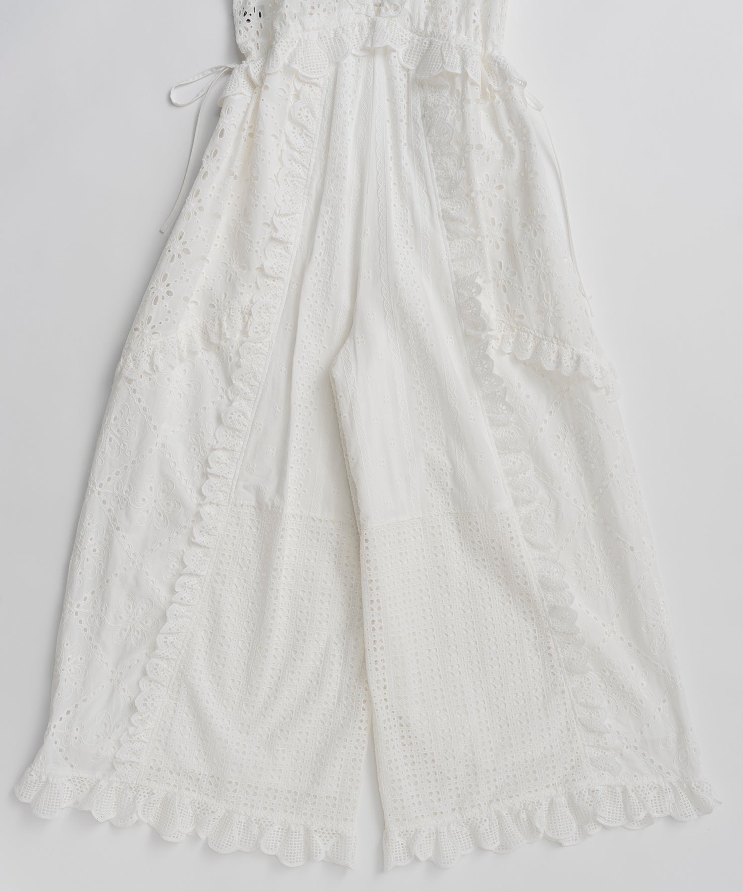【PRE-ORDER】Lace Patch Rompers