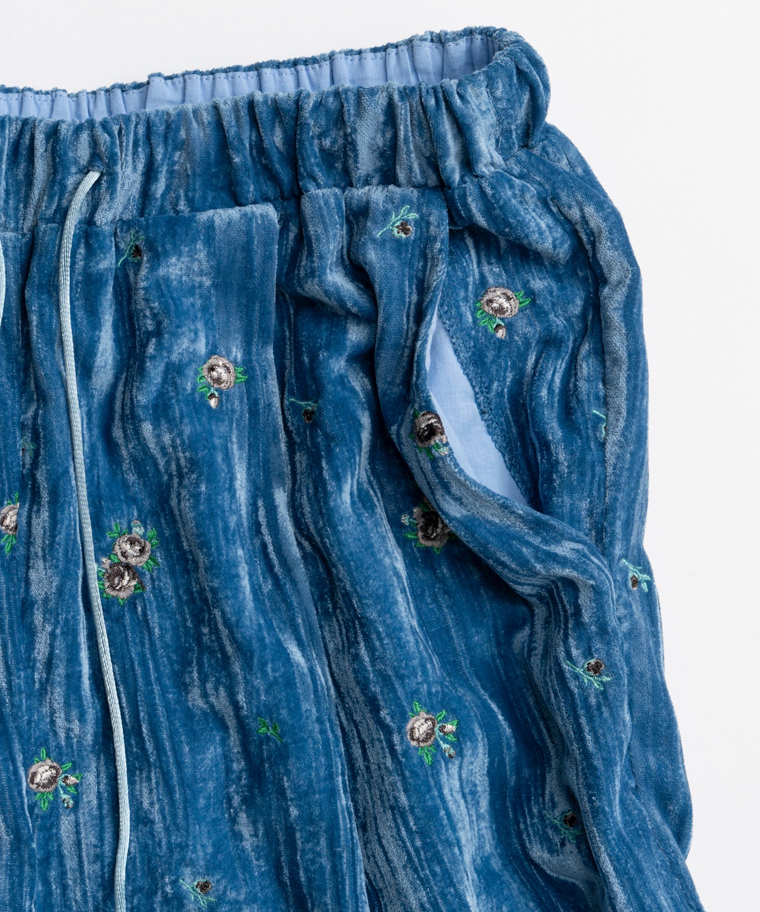 【26AUTUMN PRE-ORDER】Flower Embroidery Velour Easy Pants