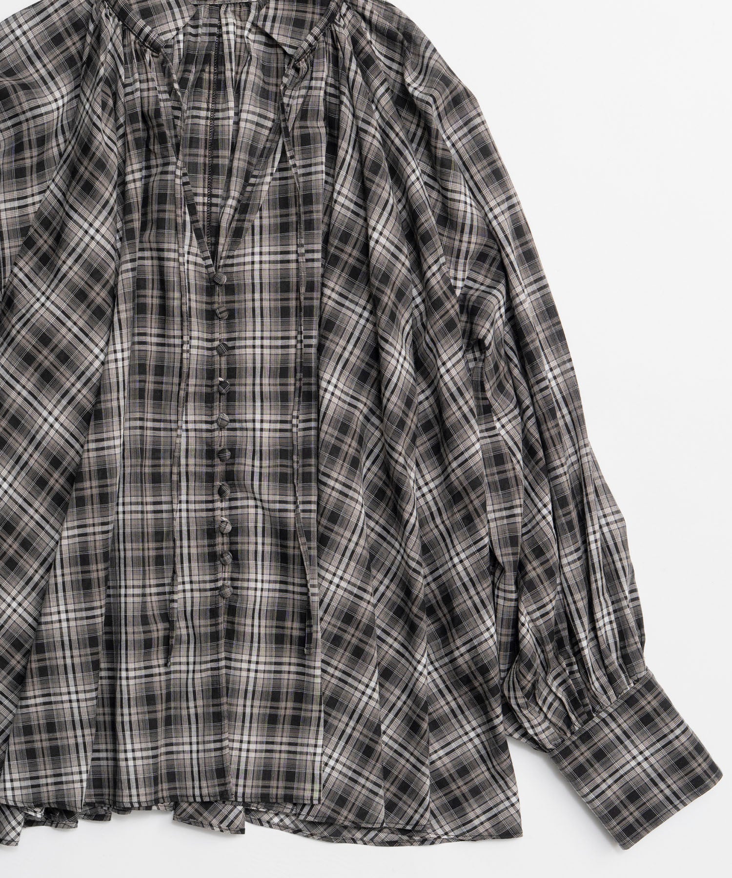 【26SPRING PRE-ORDER】V-neck voluminous blouse