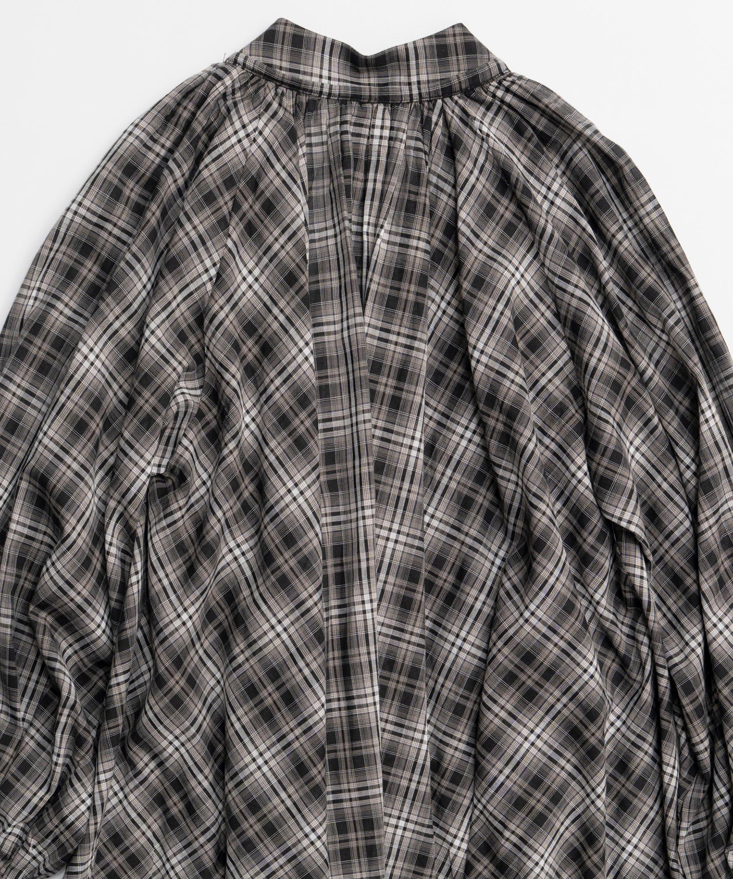 【26SPRING PRE-ORDER】V-neck voluminous blouse