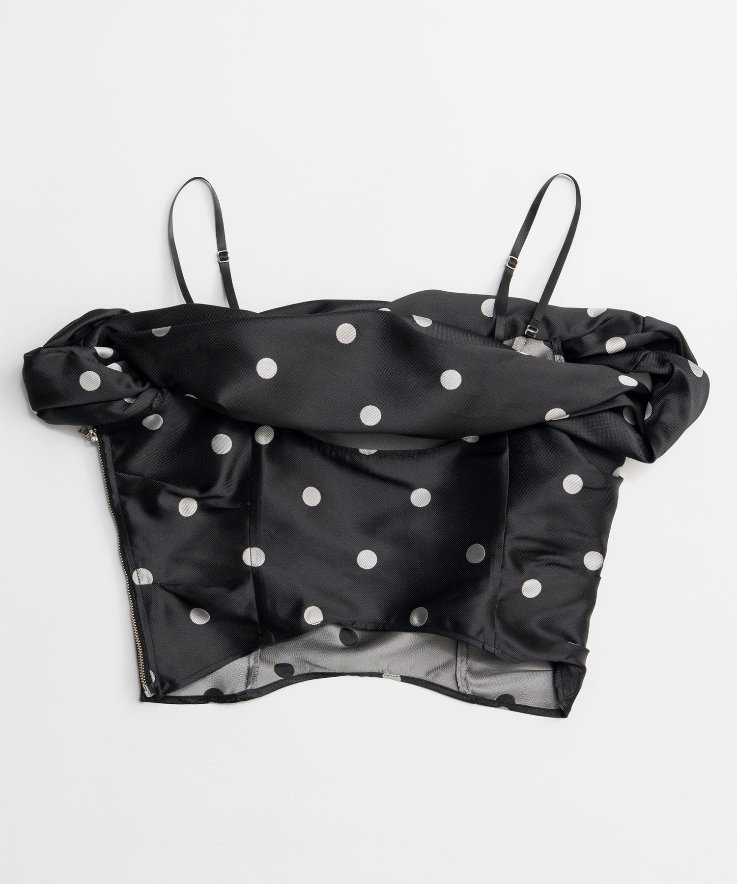 【26SPRING PRE-ORDER】Twist Off-Shoulder Blouse