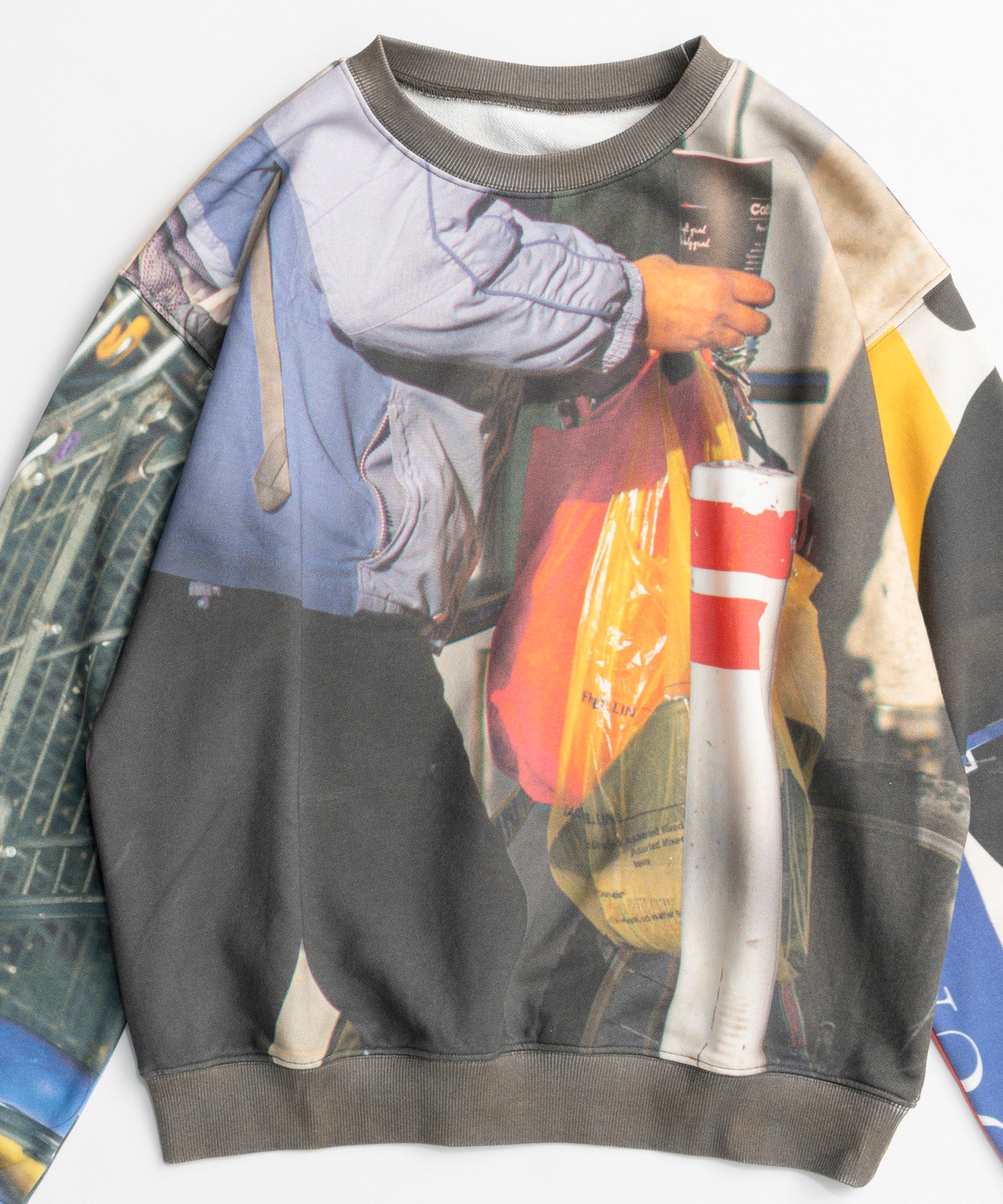 【26AUTUMN PRE-ORDER】Cityscape Photo Sweatshirt Top