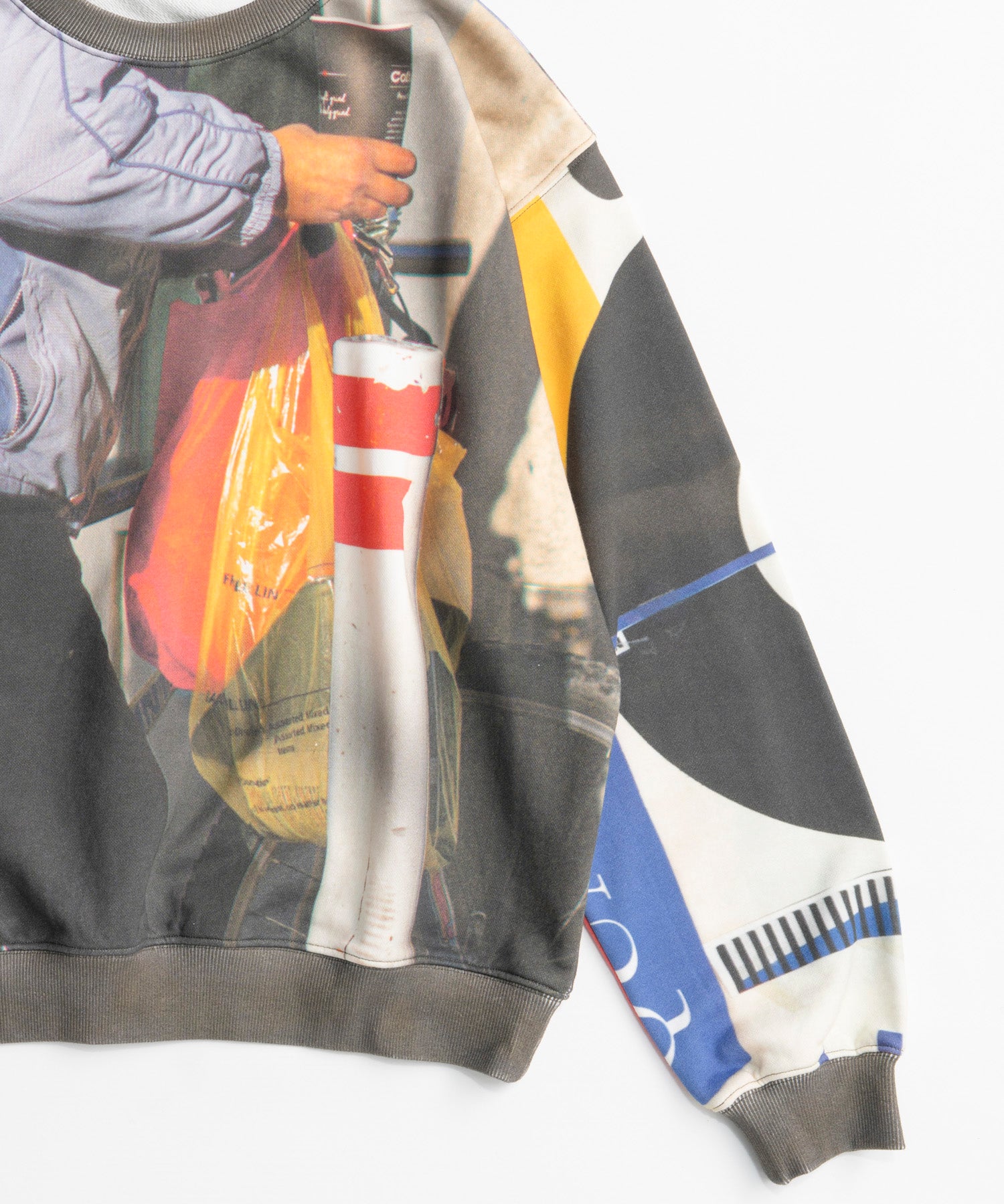 【26AUTUMN PRE-ORDER】Cityscape Photo Sweatshirt Top