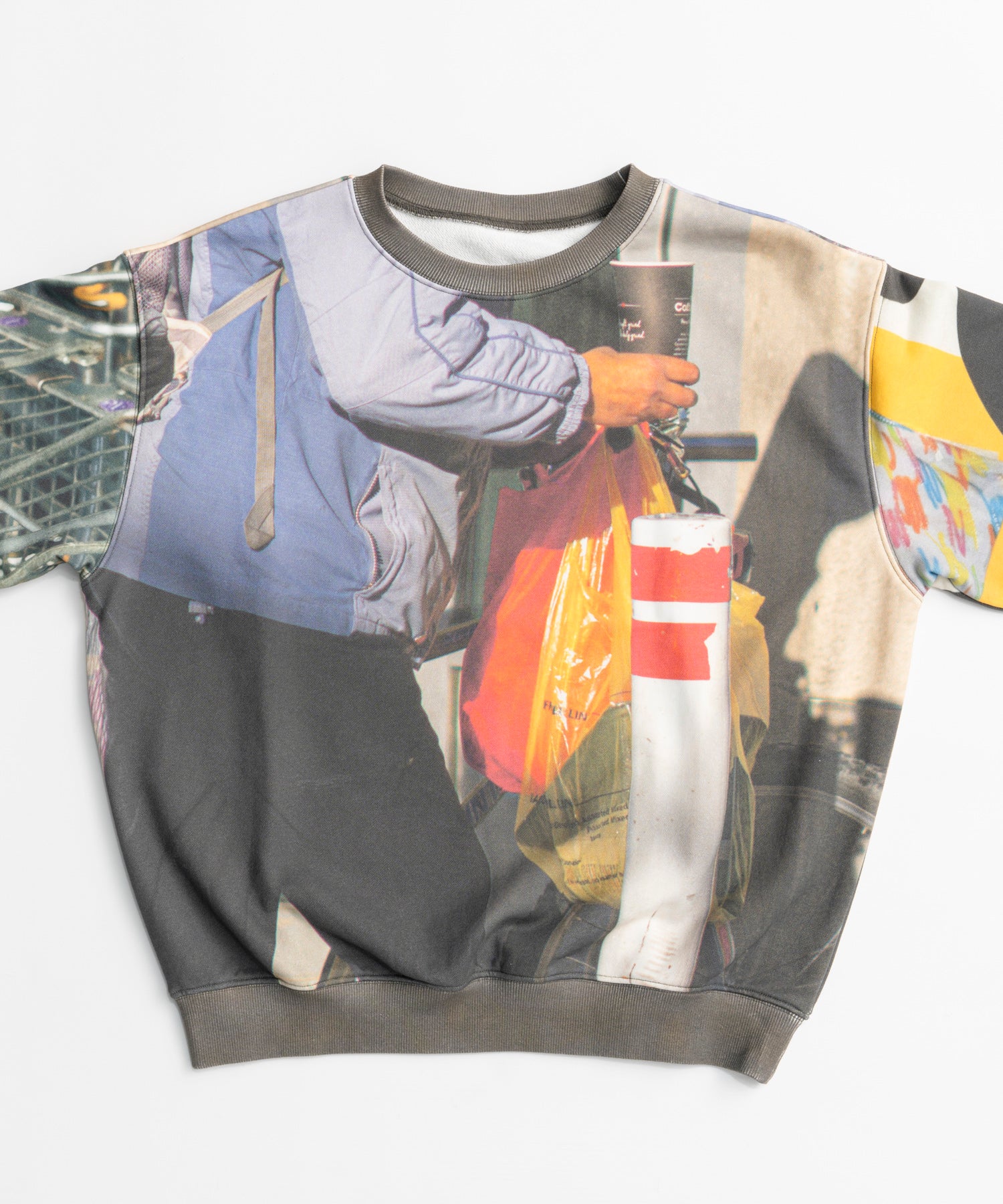 【26AUTUMN PRE-ORDER】Cityscape Photo Sweatshirt Top