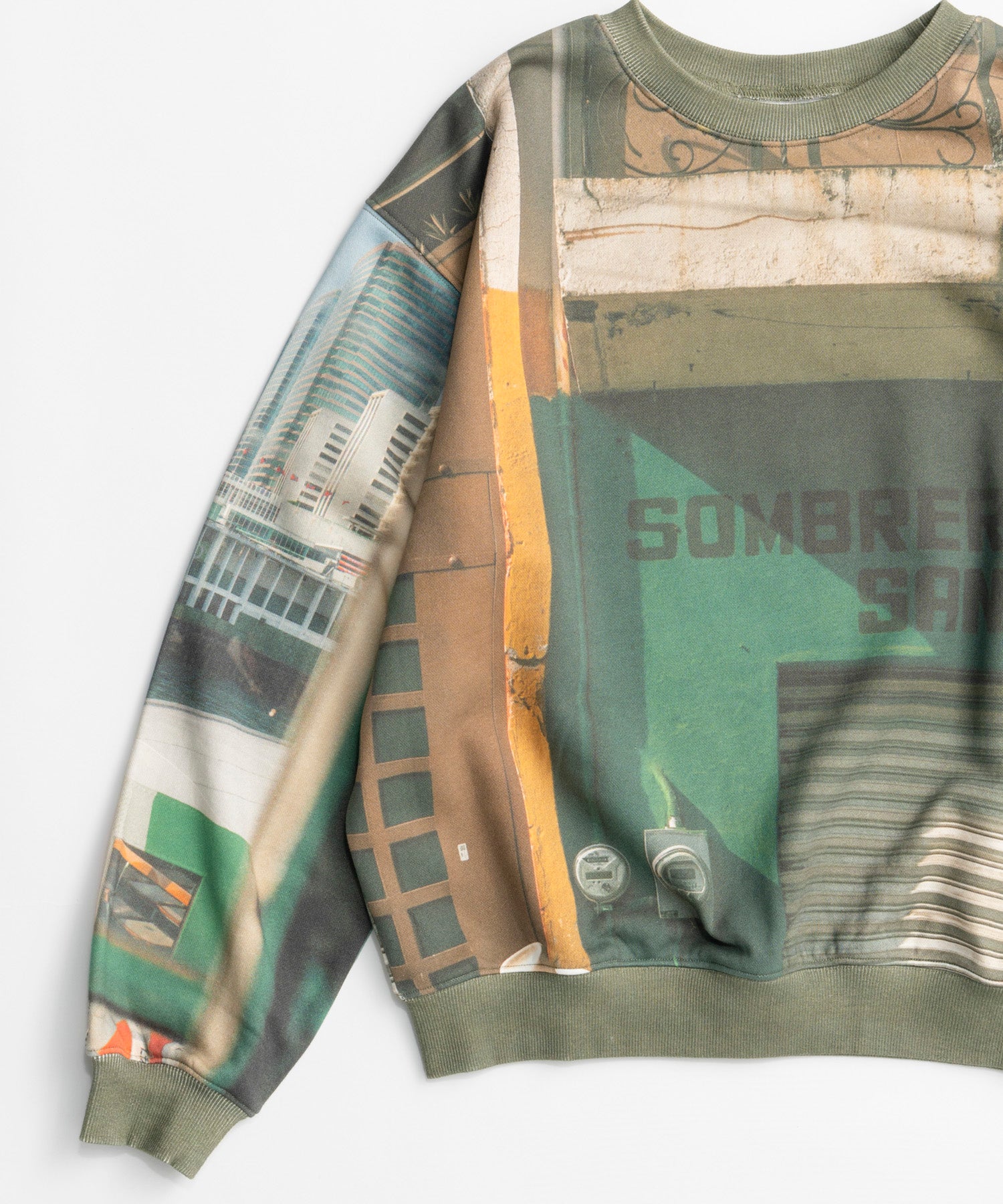 【26AUTUMN PRE-ORDER】Cityscape Photo Sweatshirt Top