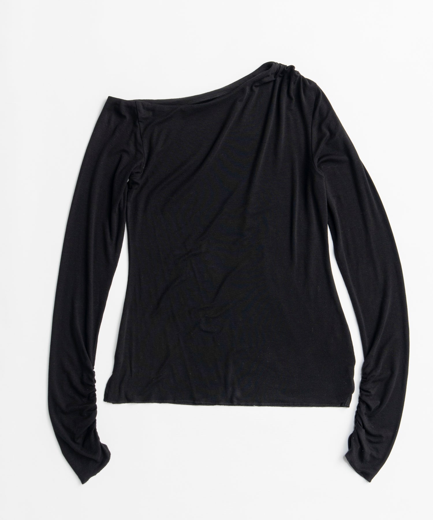【26AUTUMN PRE-ORDER】Border Halter Layered Off-Shoulder Top