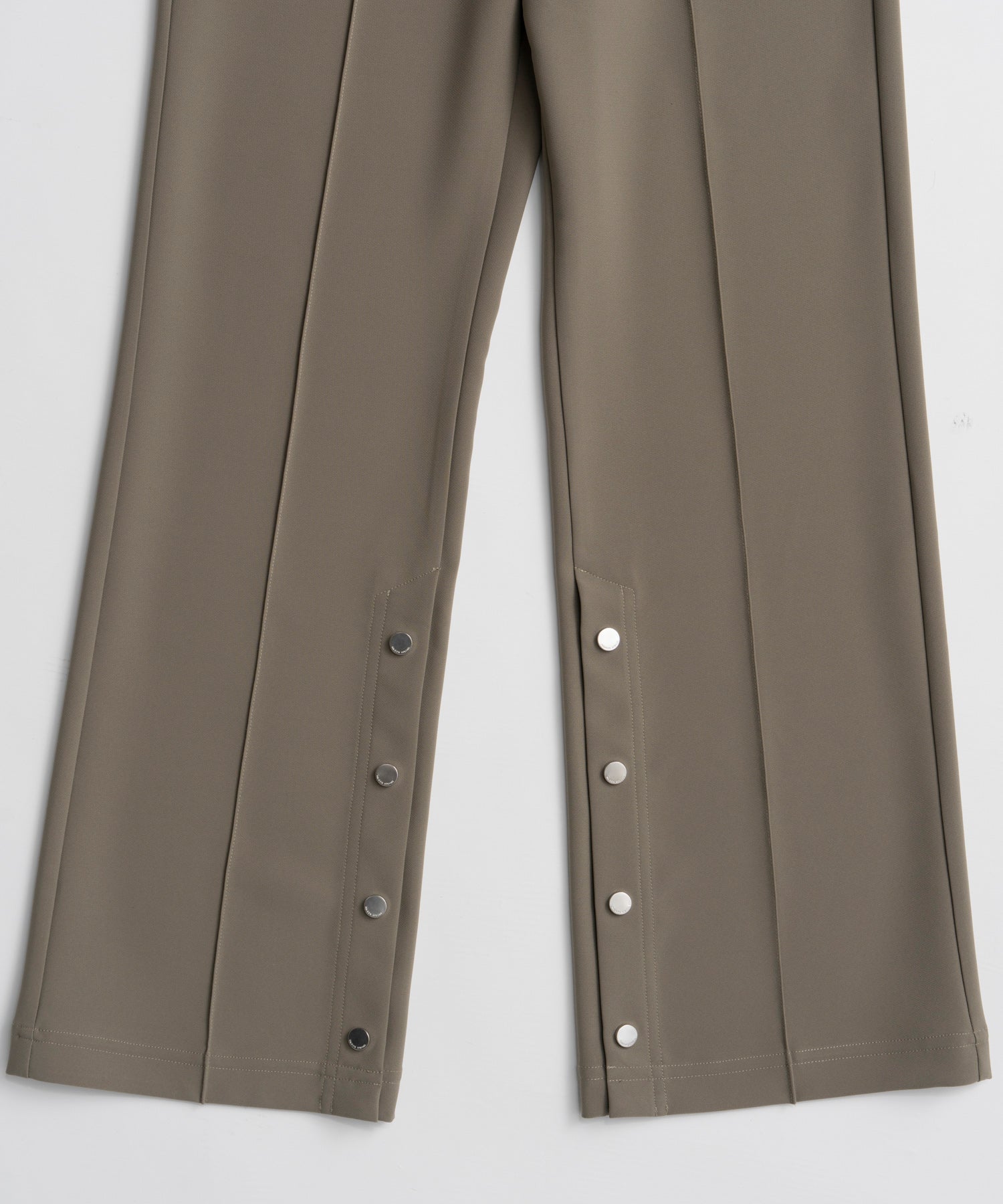 【26WINTER COLLECTION】Double Cloth Button-Slit Flare Pants
