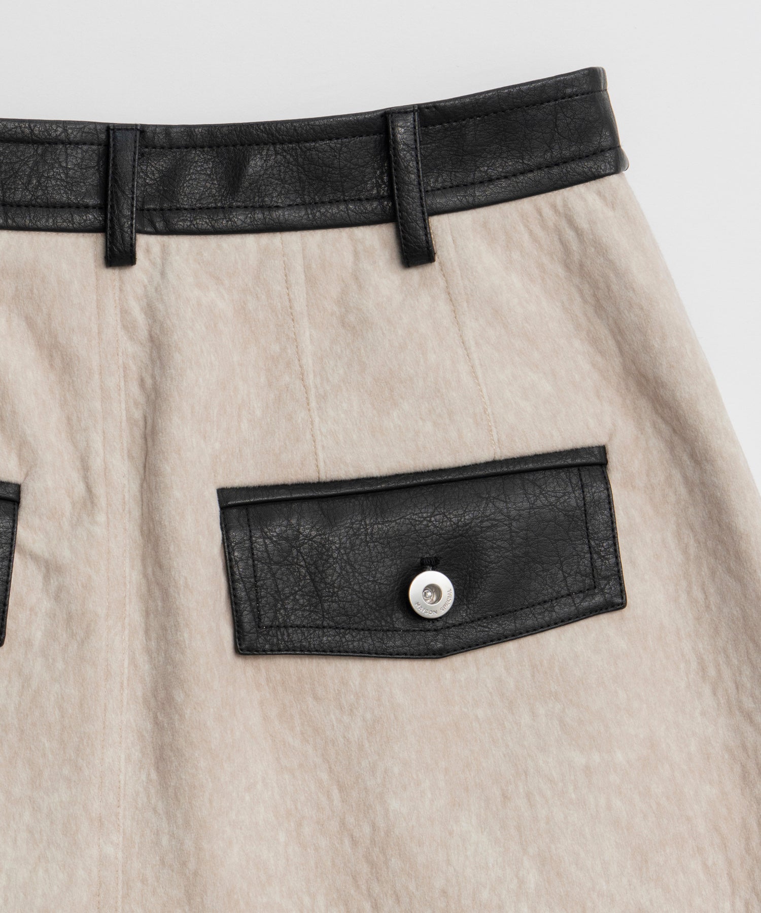 【26AUTUMN PRE-ORDER】Haircalf-Like Work Shorts