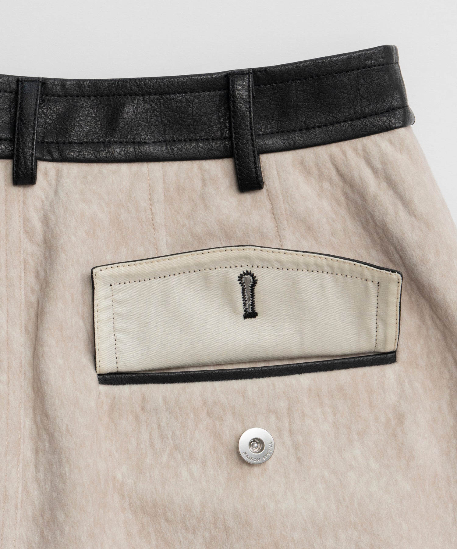 【26AUTUMN PRE-ORDER】Haircalf-Like Work Shorts