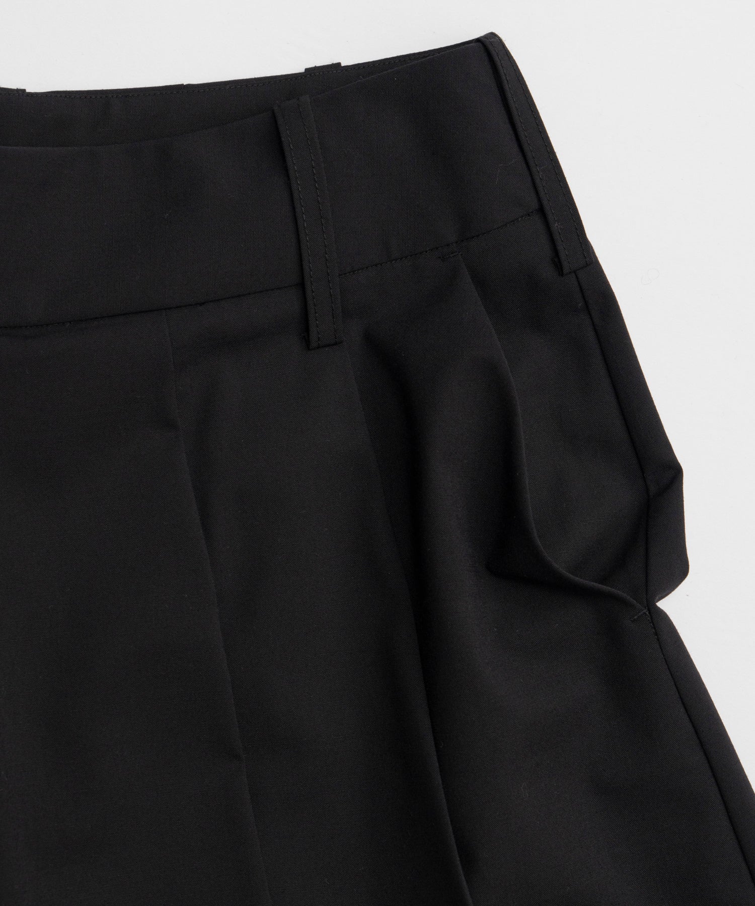 【26AUTUMN PRE-ORDER】Pleated Shorts