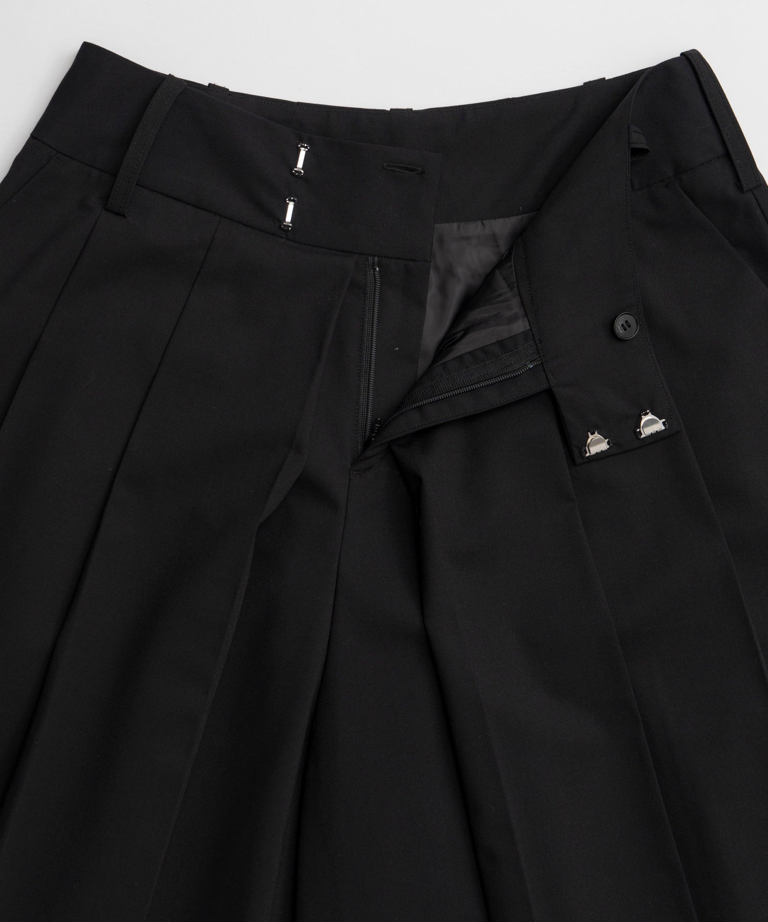 【26AUTUMN PRE-ORDER】Pleated Shorts