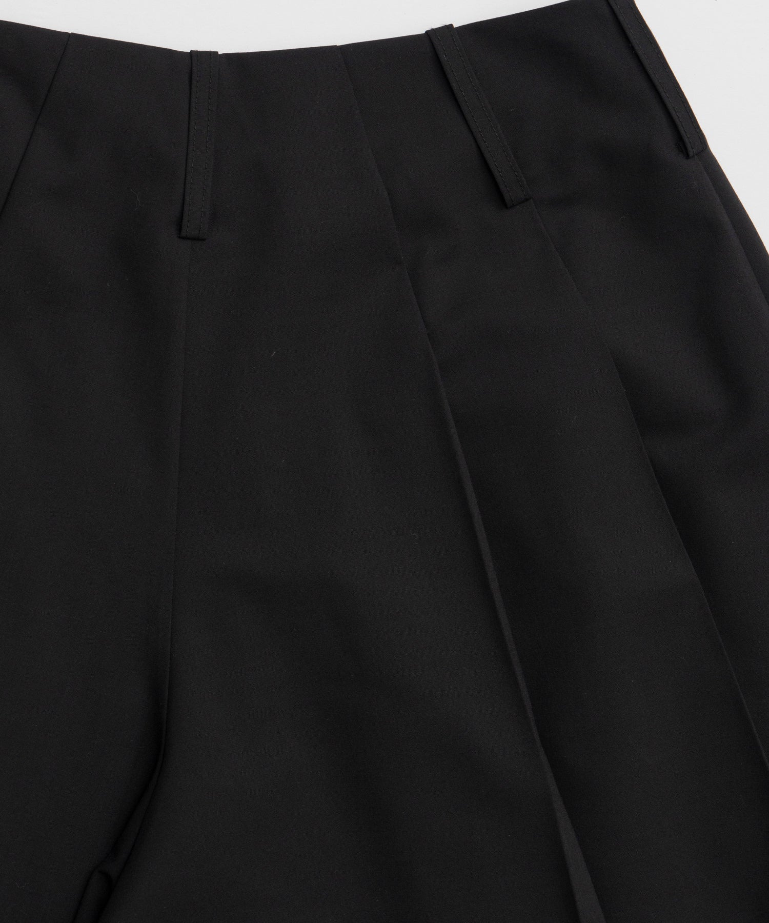 【26AUTUMN PRE-ORDER】Pleated Shorts