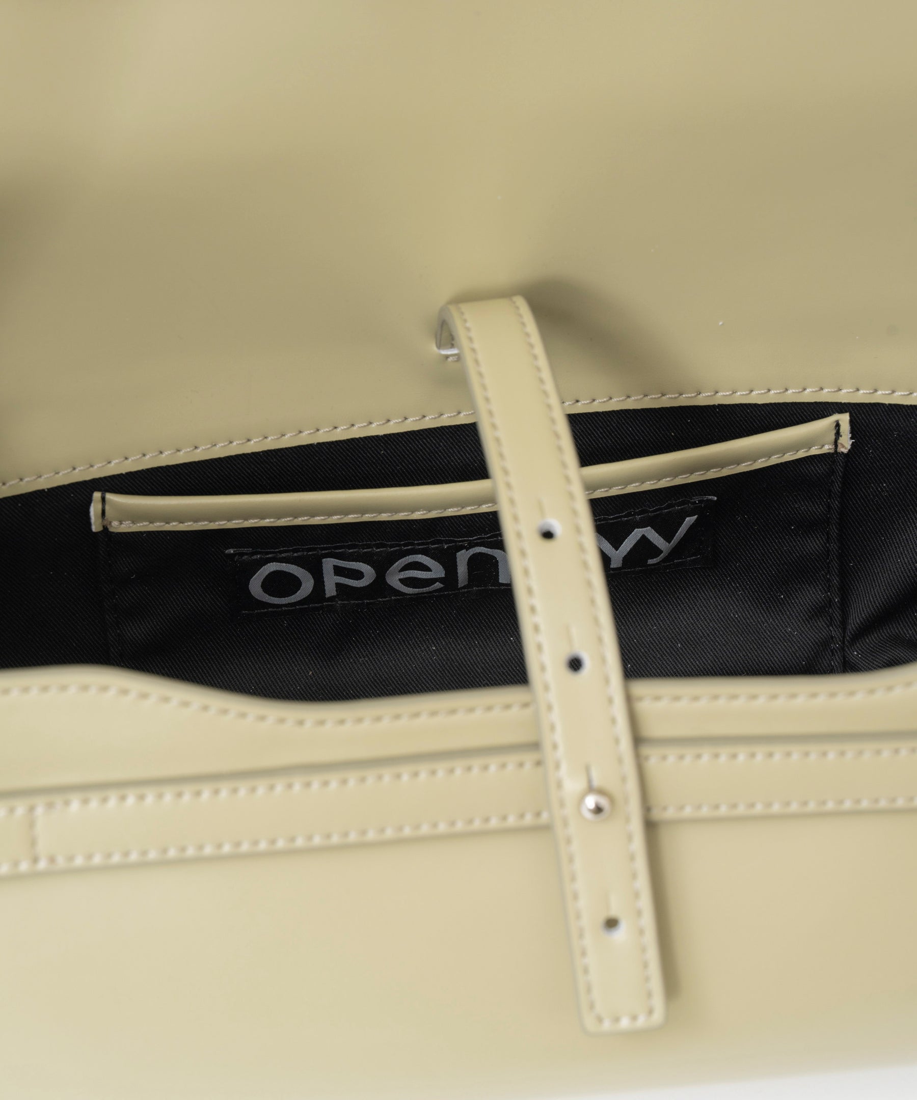 【OPEN YY】Leather BELTING DUFFLE BAG