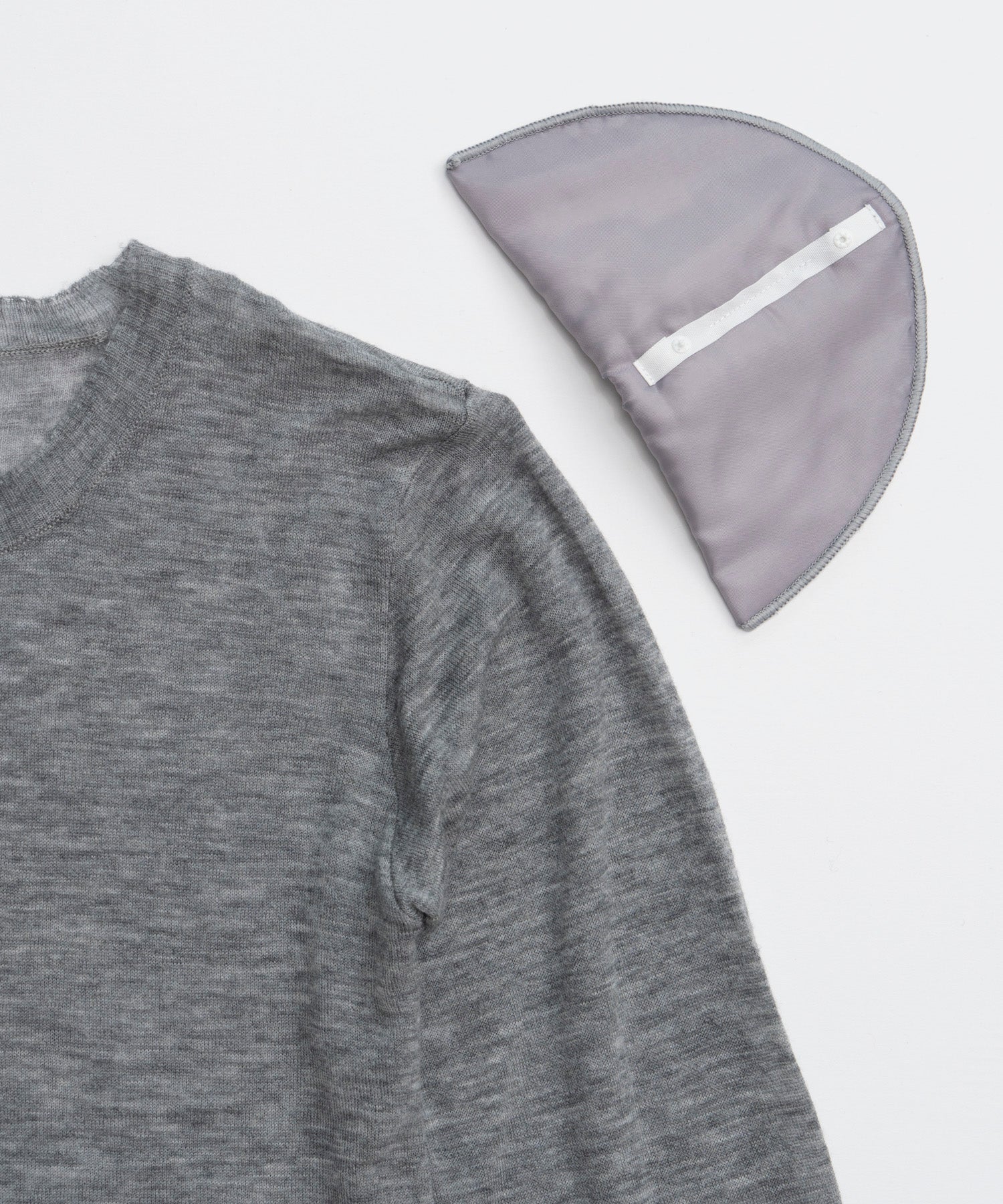 【26AUTUMN PRE-ORDER】Shoulder Pad Sheer Knit Top