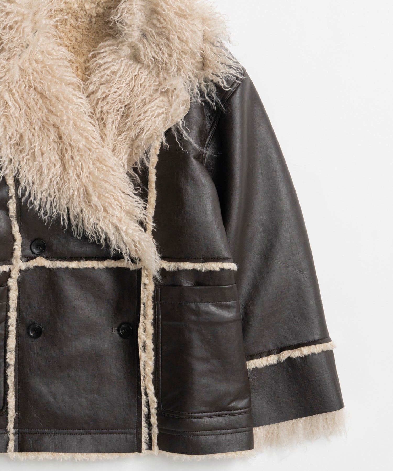 【26WINTER PRE-ORDER】Double-Breasted Vegan Shearling Coat