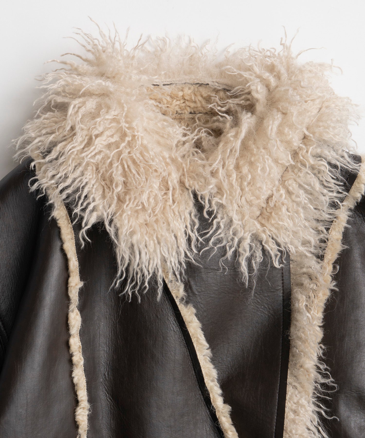 【26WINTER PRE-ORDER】Double-Breasted Vegan Shearling Coat