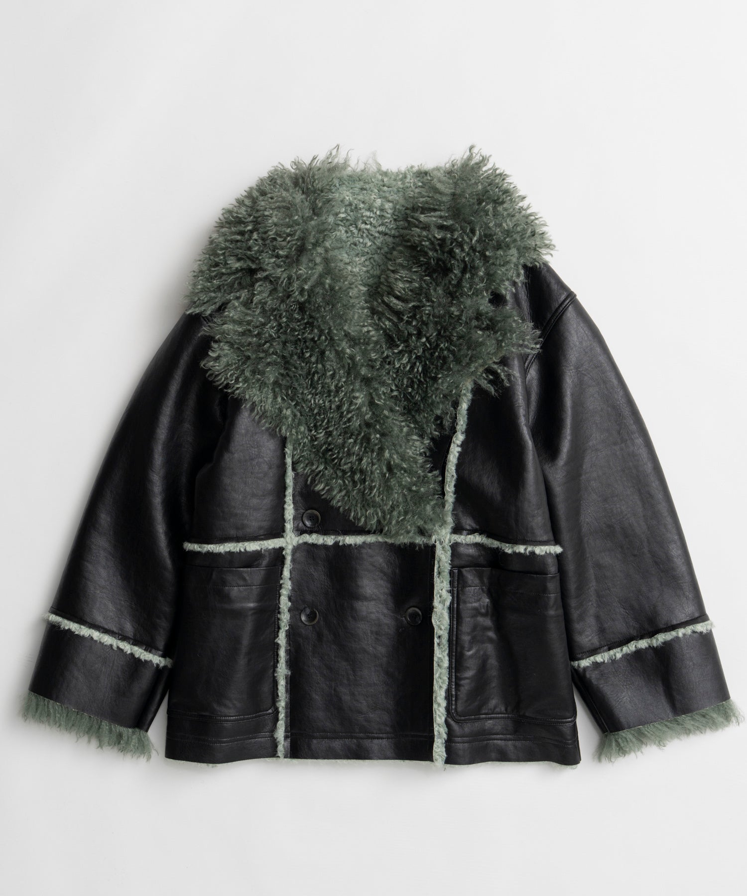 【26WINTER PRE-ORDER】Double-Breasted Vegan Shearling Coat