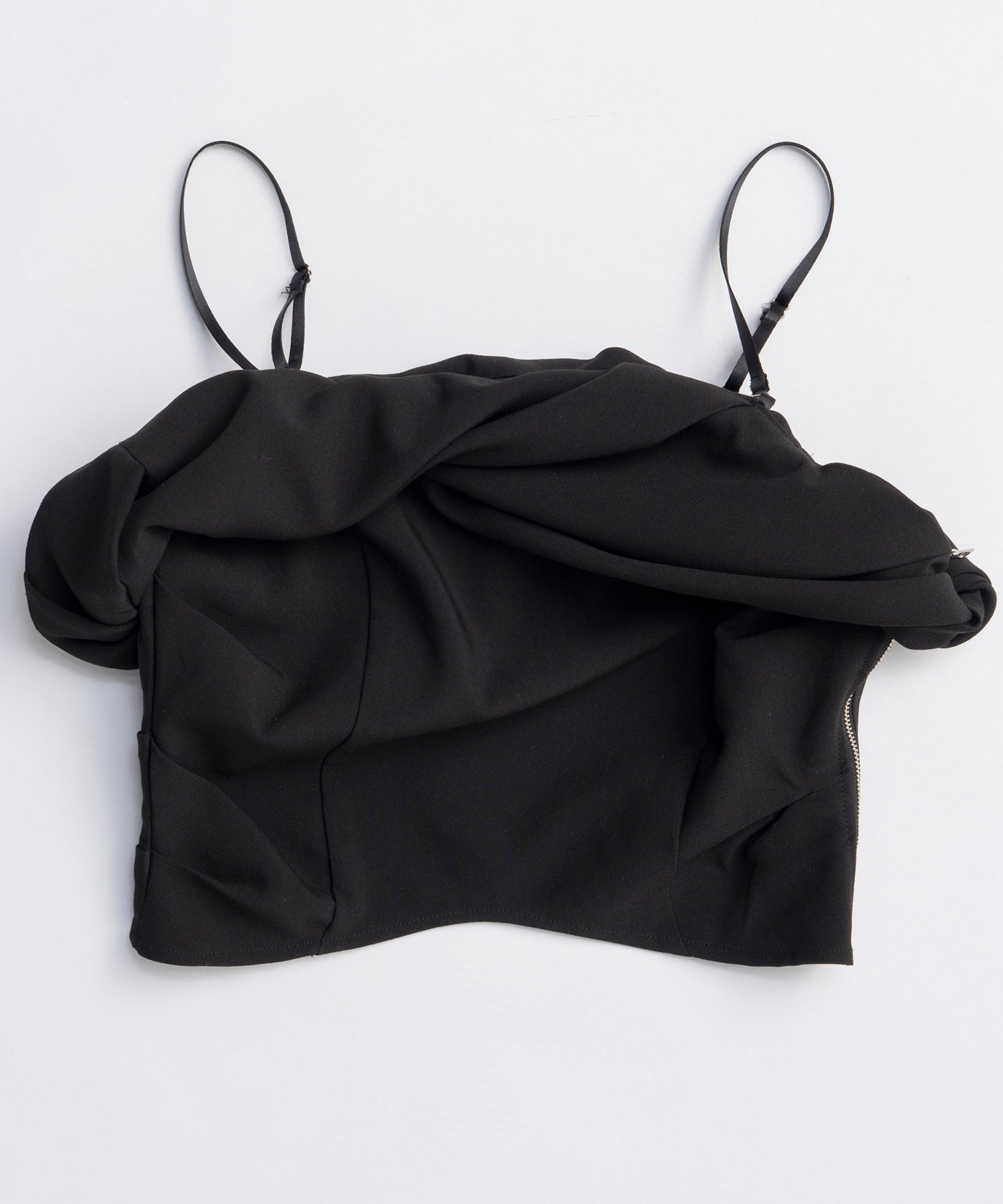 【26SPRING PRE-ORDER】Twist Off-Shoulder Blouse