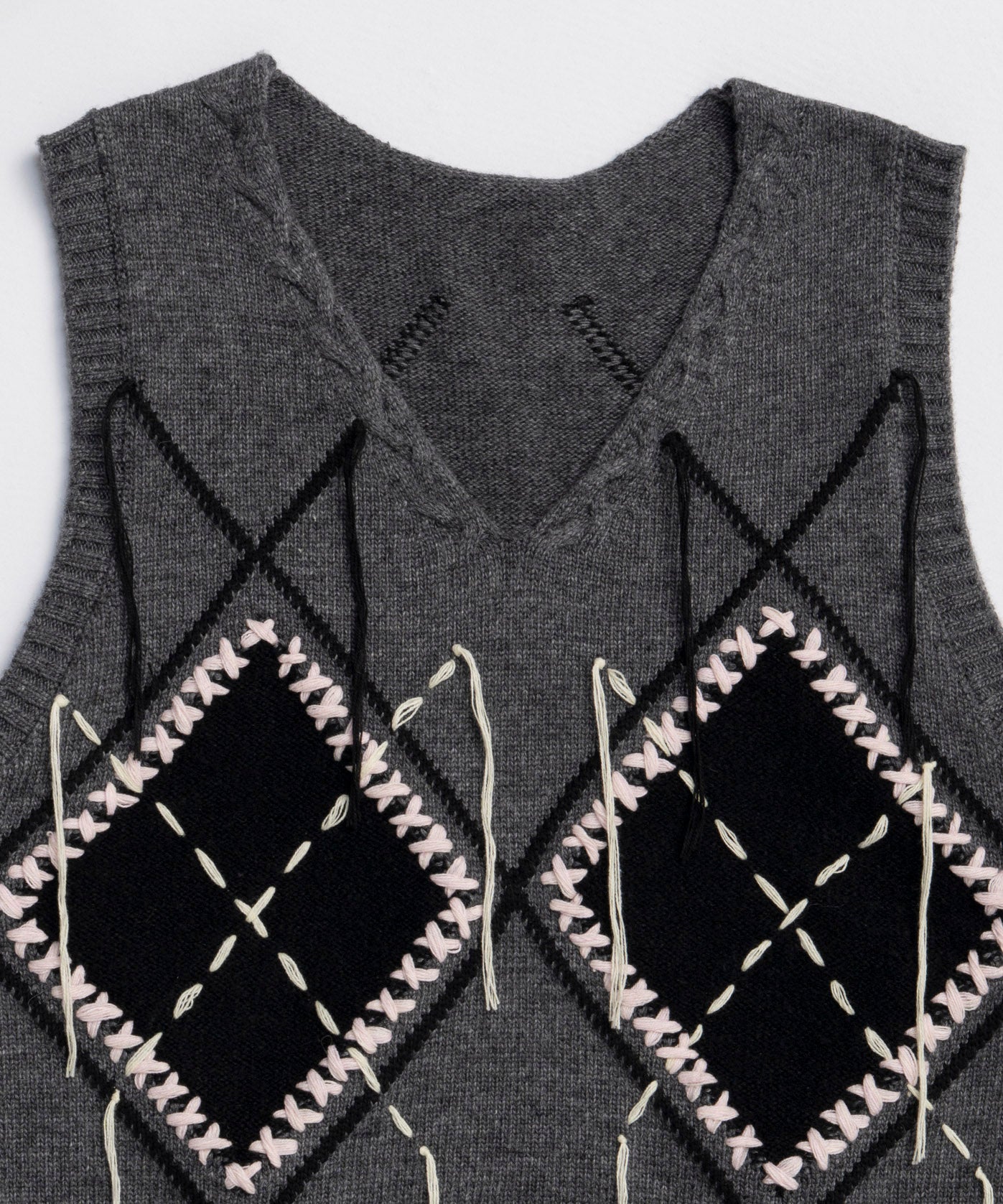 [25winter preoder] 스티치 아가일 니트 조끼