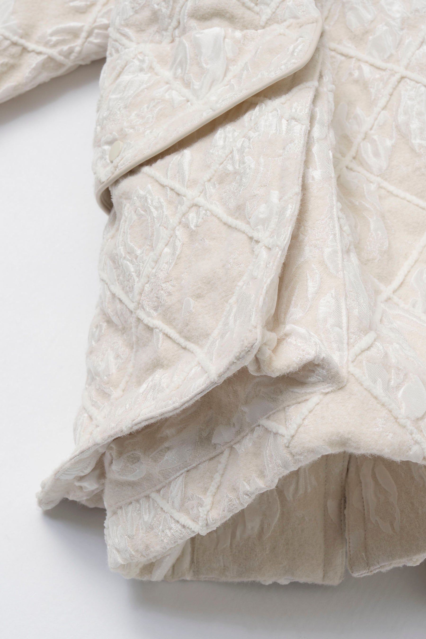 [25WINTER PRE-ORDER] Multi Fabric Mole Quilted Blouson