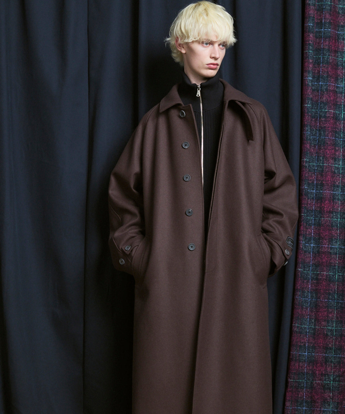 Super140s Prime-Over Melton Balmachan Coat