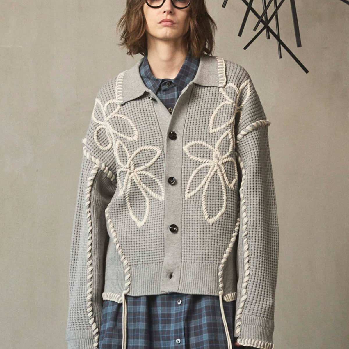 25AW PRE-ORDER】Oni-Waffle Flower Embroidery Prime-Over Collared Cardi