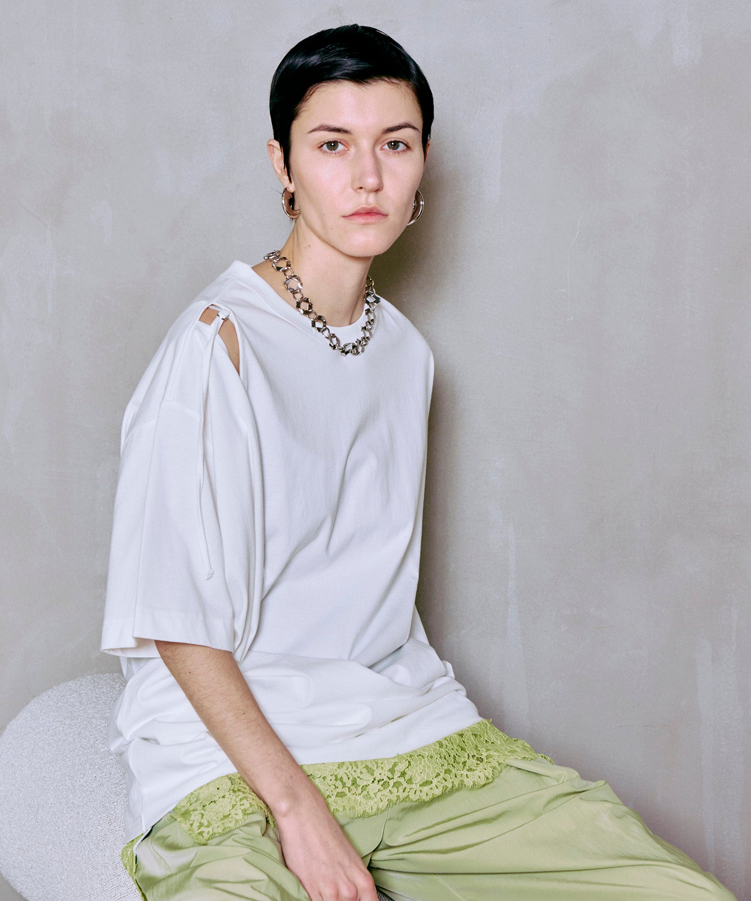 不对称垂坠 T 恤