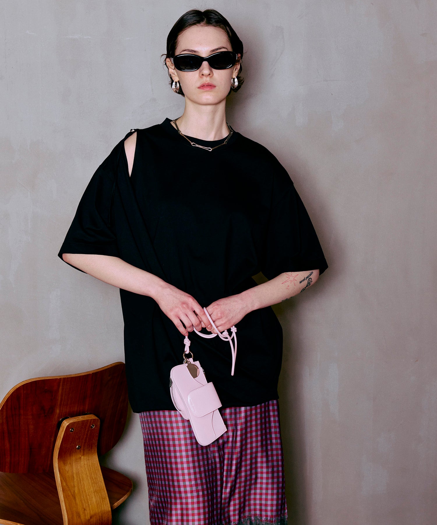 不对称垂坠 T 恤