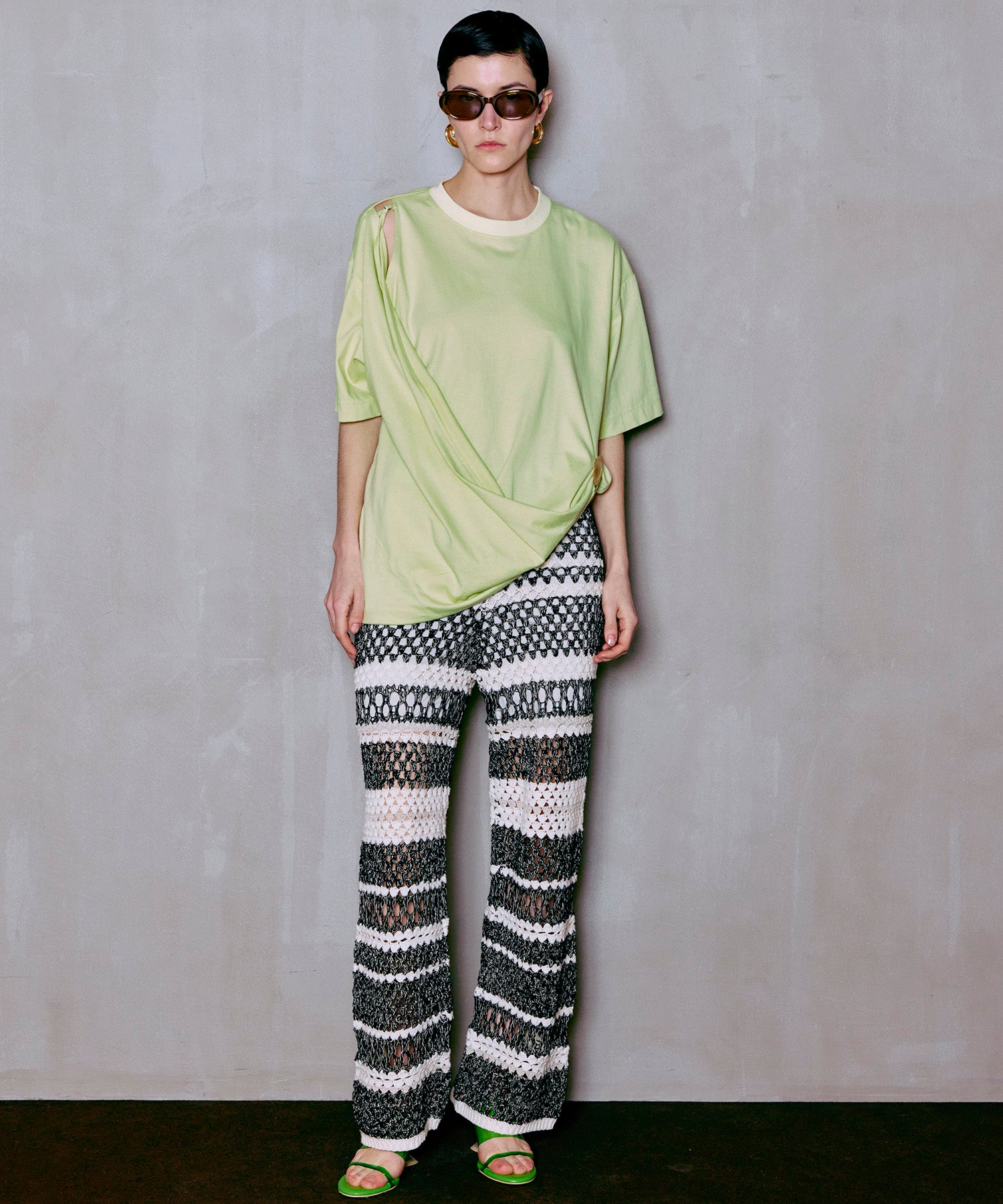 不对称垂坠 T 恤