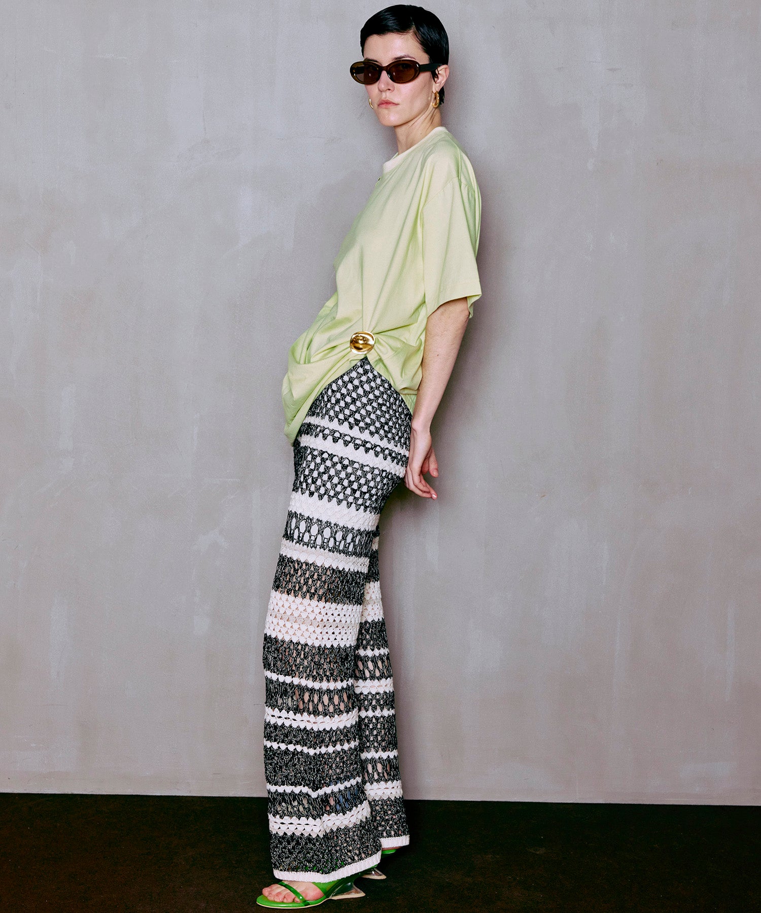 不对称垂坠 T 恤