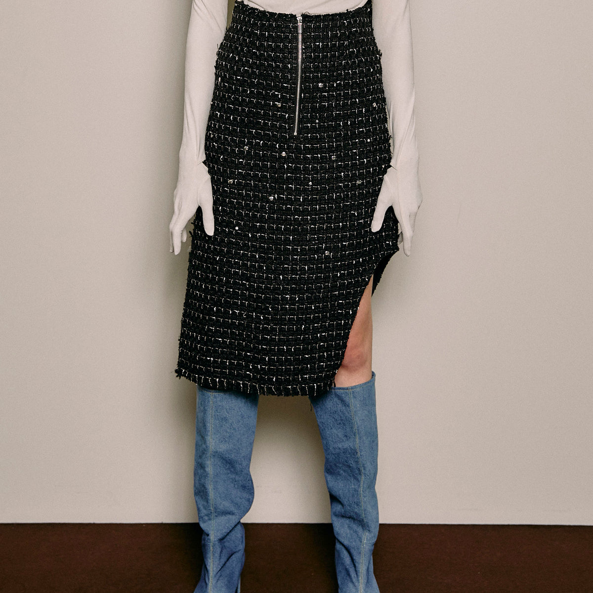 SALE】Studded Asymmetric Skirt