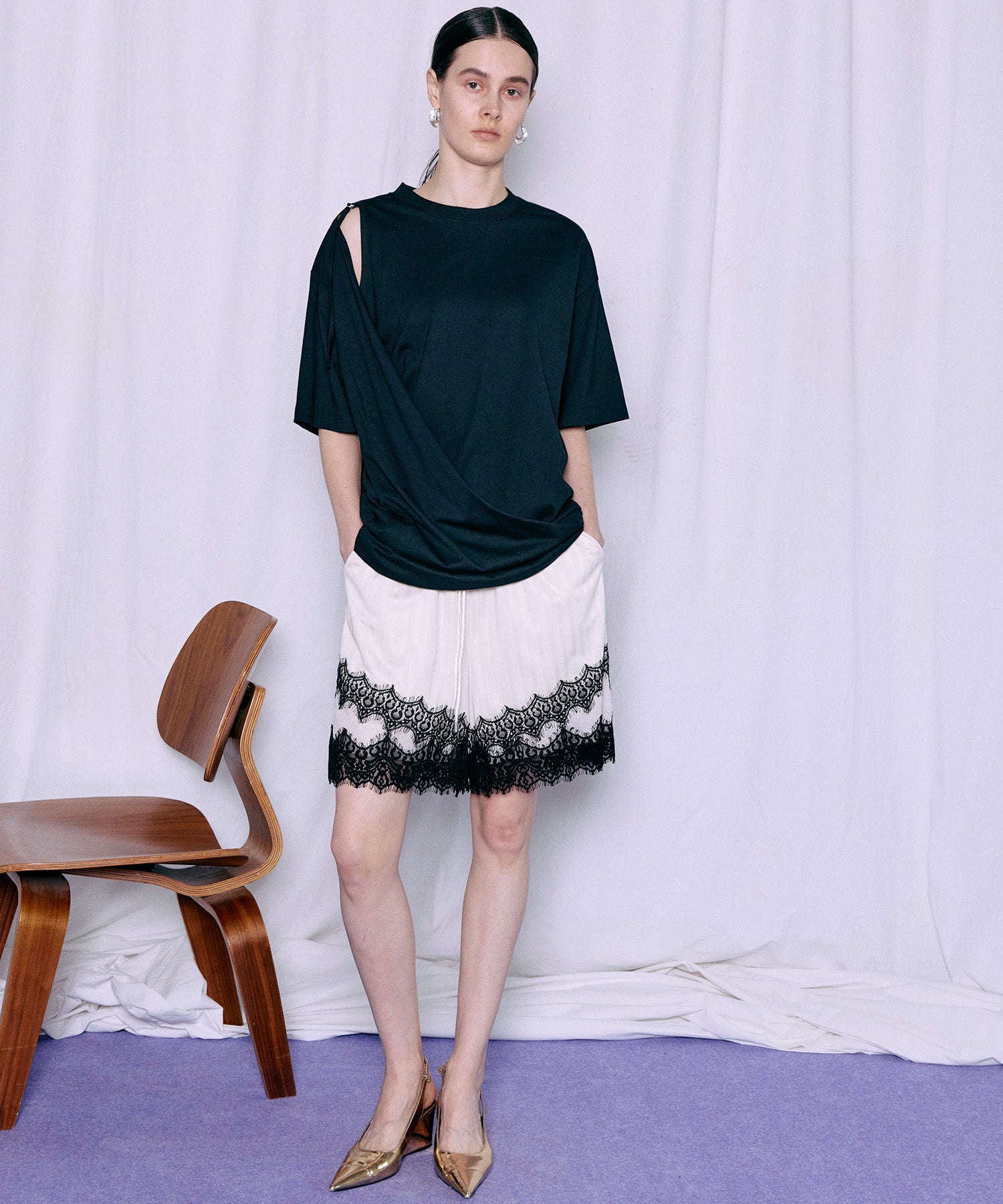 不对称垂坠 T 恤