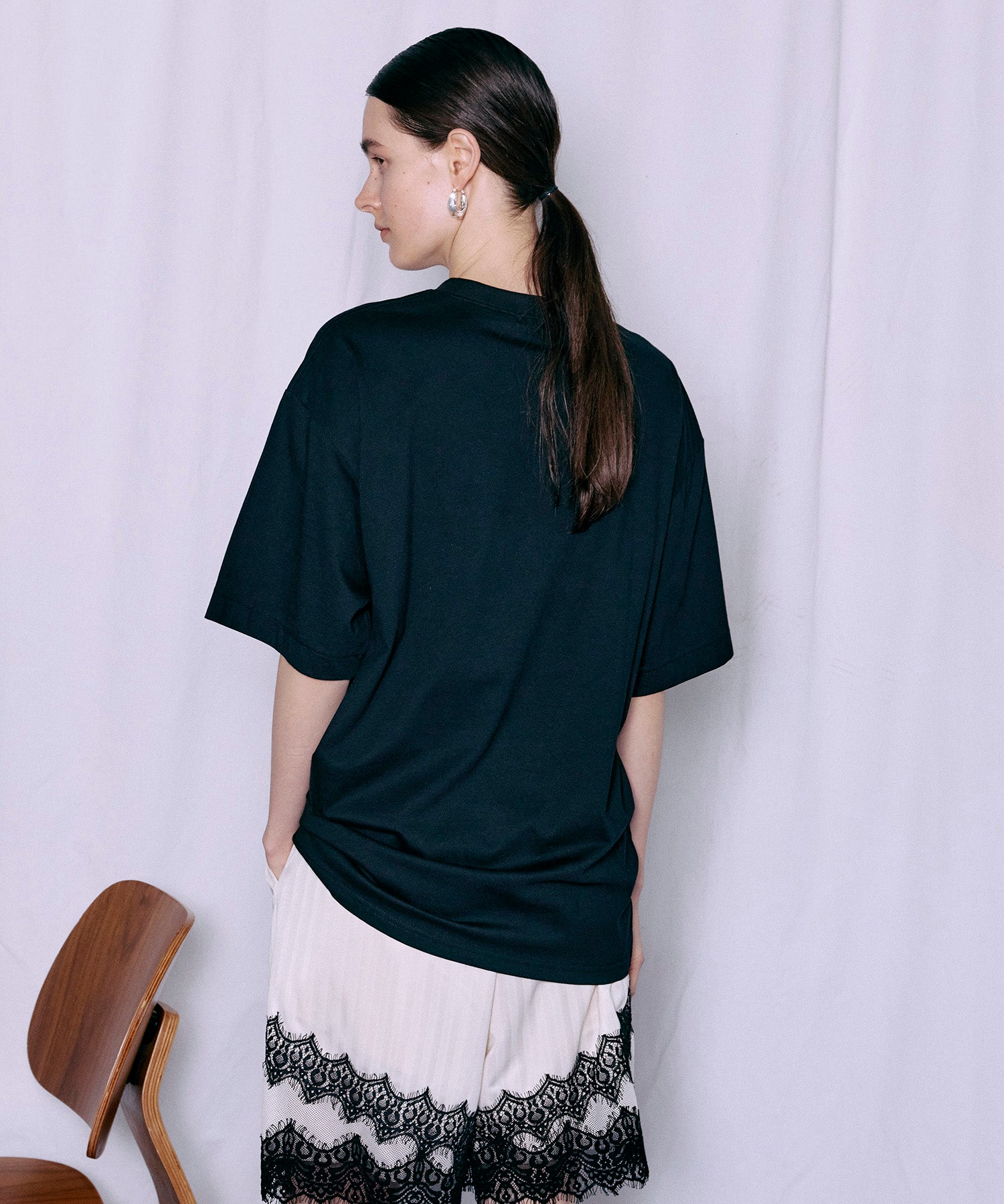 不对称垂坠 T 恤