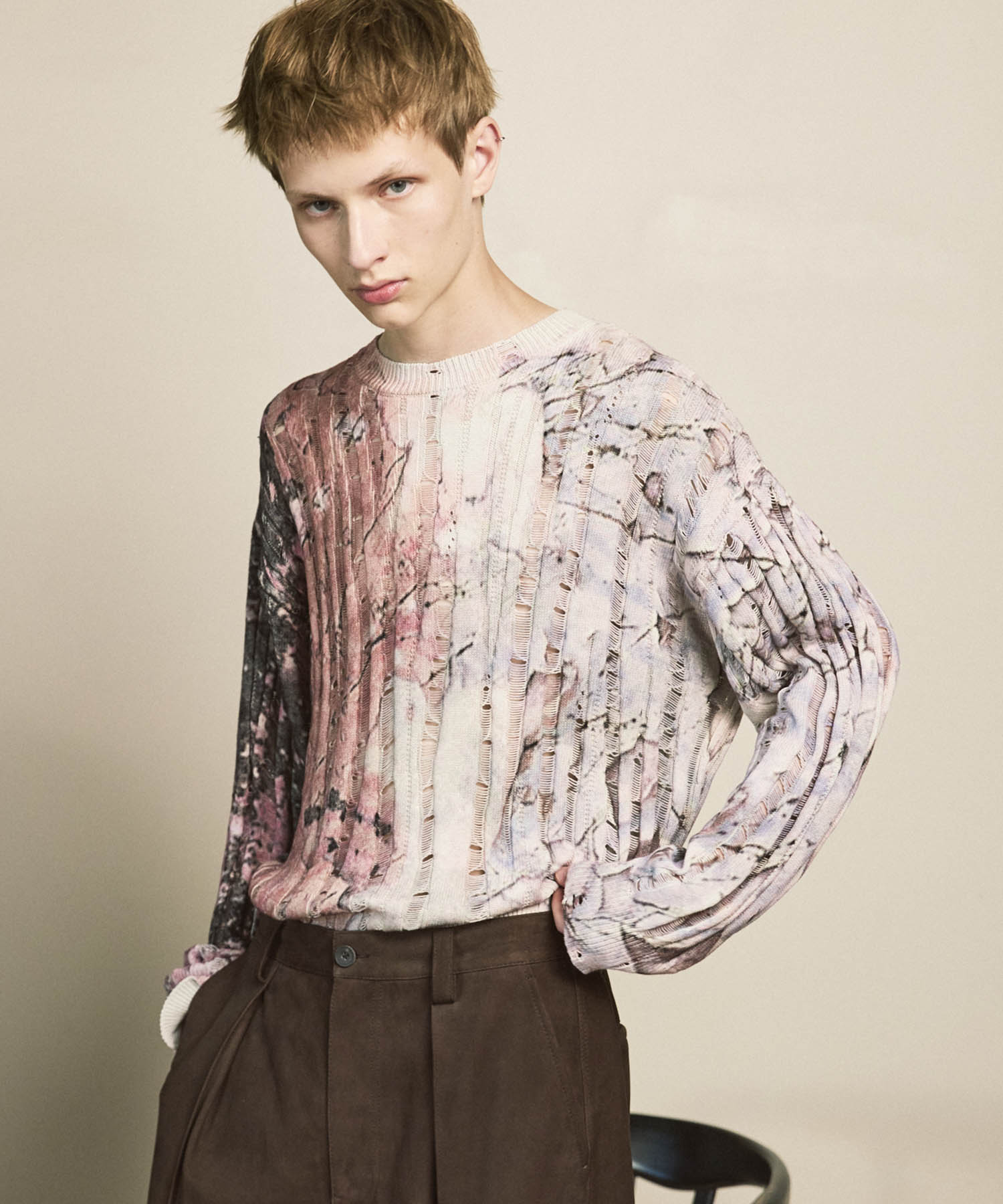 Wall Art Print Damage Knit Pullover