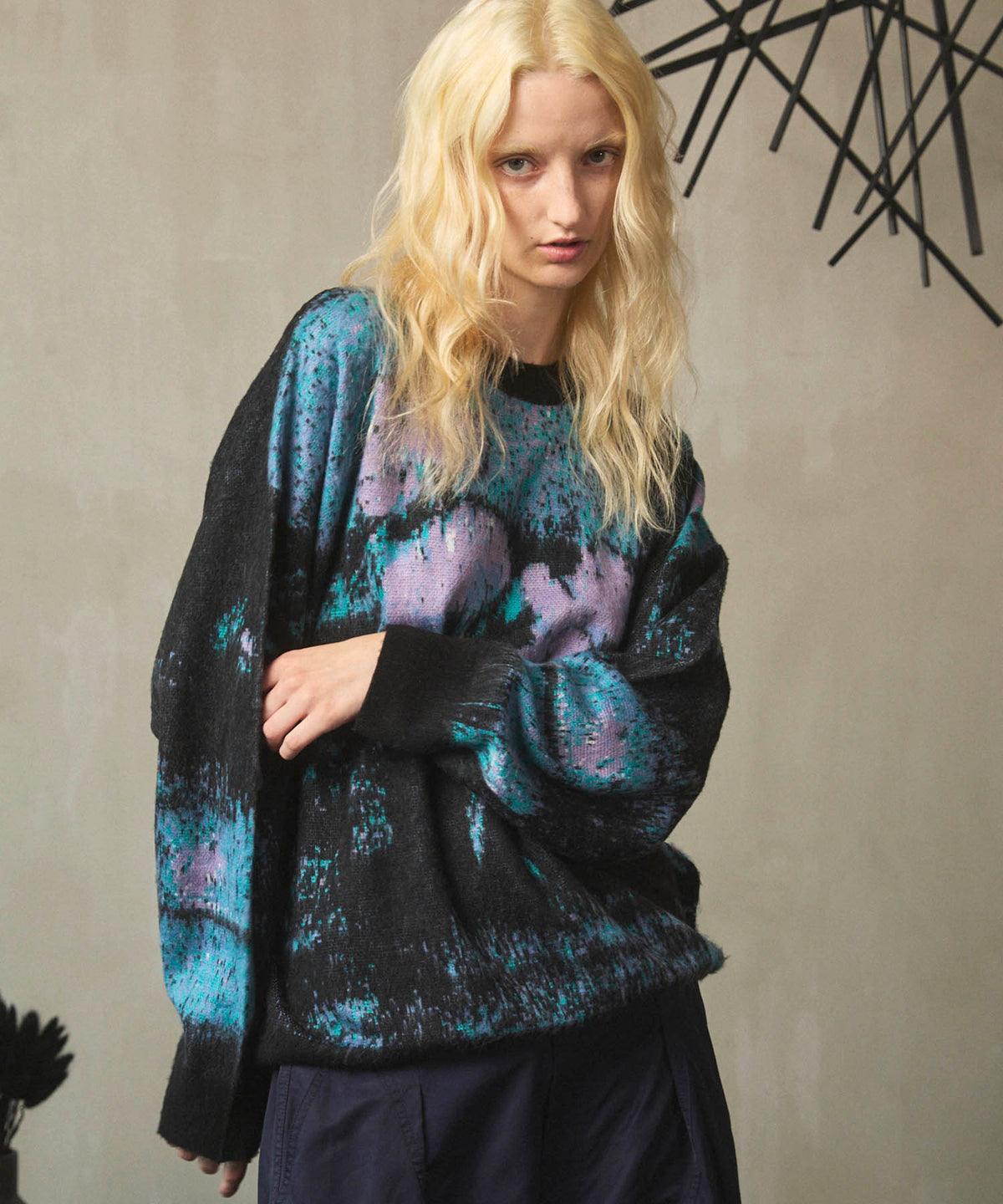 Contemporary Art Jacquard Prime-Over Crew Neck Shaggy Knit Pullover