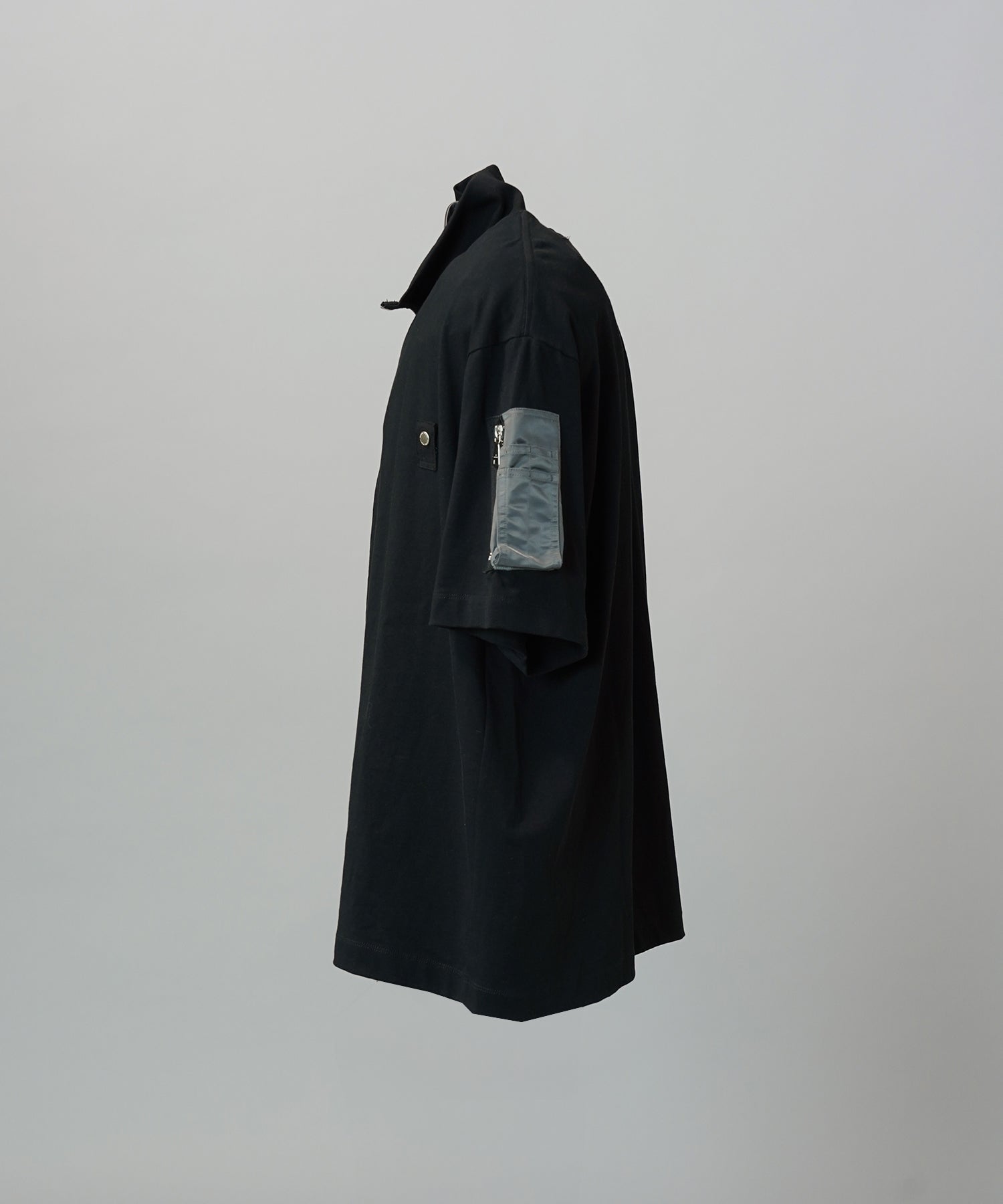 【26SS PRE-ORDER】Asymmetrical Front Zip High Neck Prime-Over High Neck Short Sleeve T-Shirt