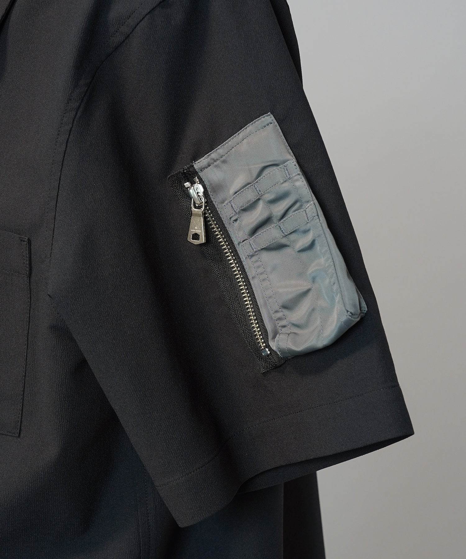 Layering MA-1 Docking Prime-Over Open Collar Short Sleeve Shirt