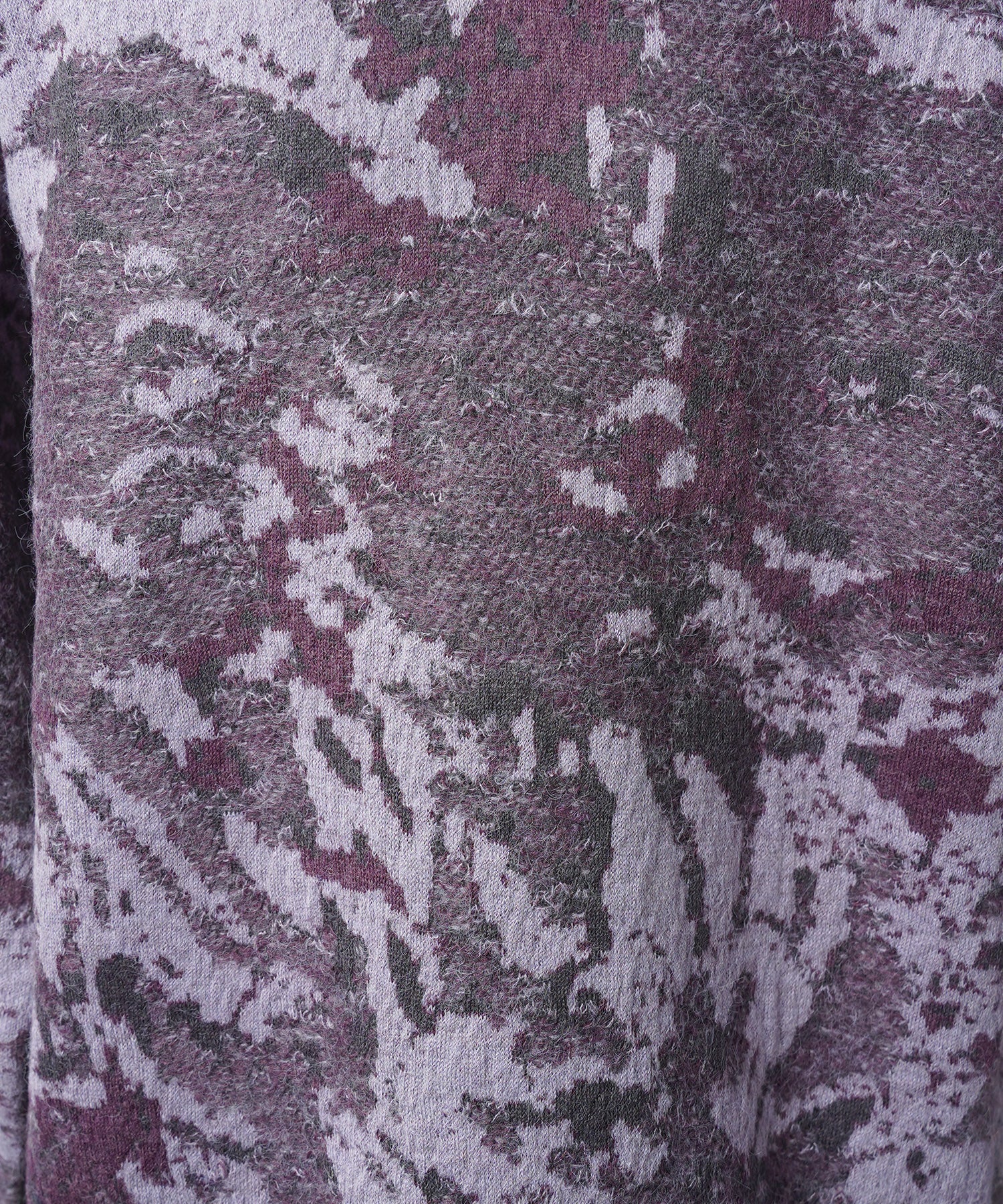 【26AW PRE-ORDER】Abstract Pattern Prime-Over V-neck Knit Tops