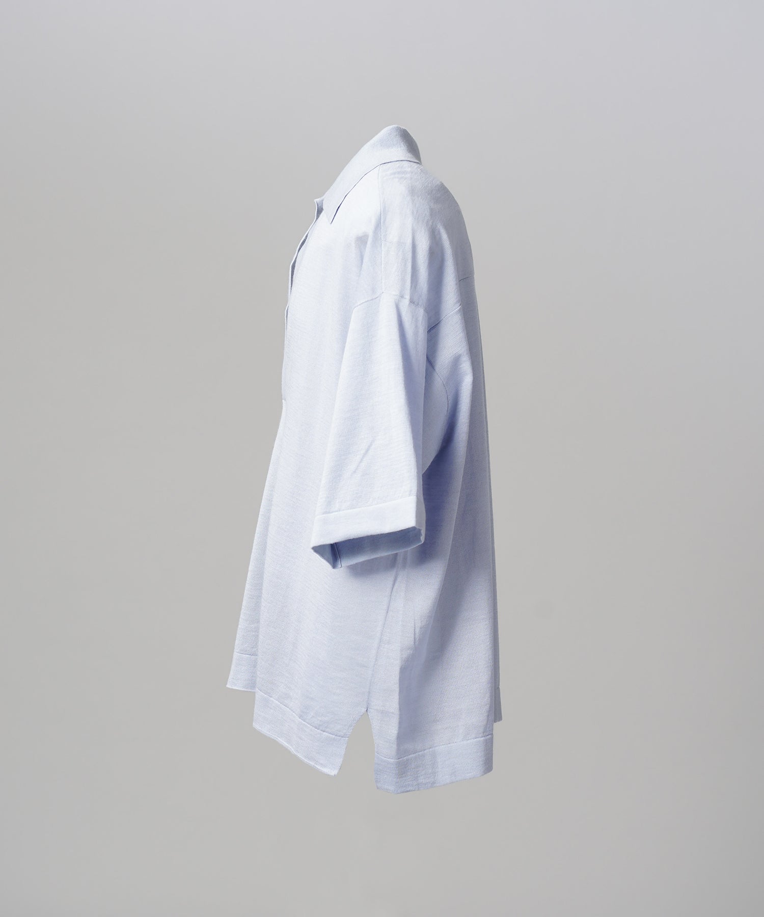 【26SS PRE-ORDER】Ramie-SOLOTEX Prime-Over Deep Front Skipper Knit T-shirt