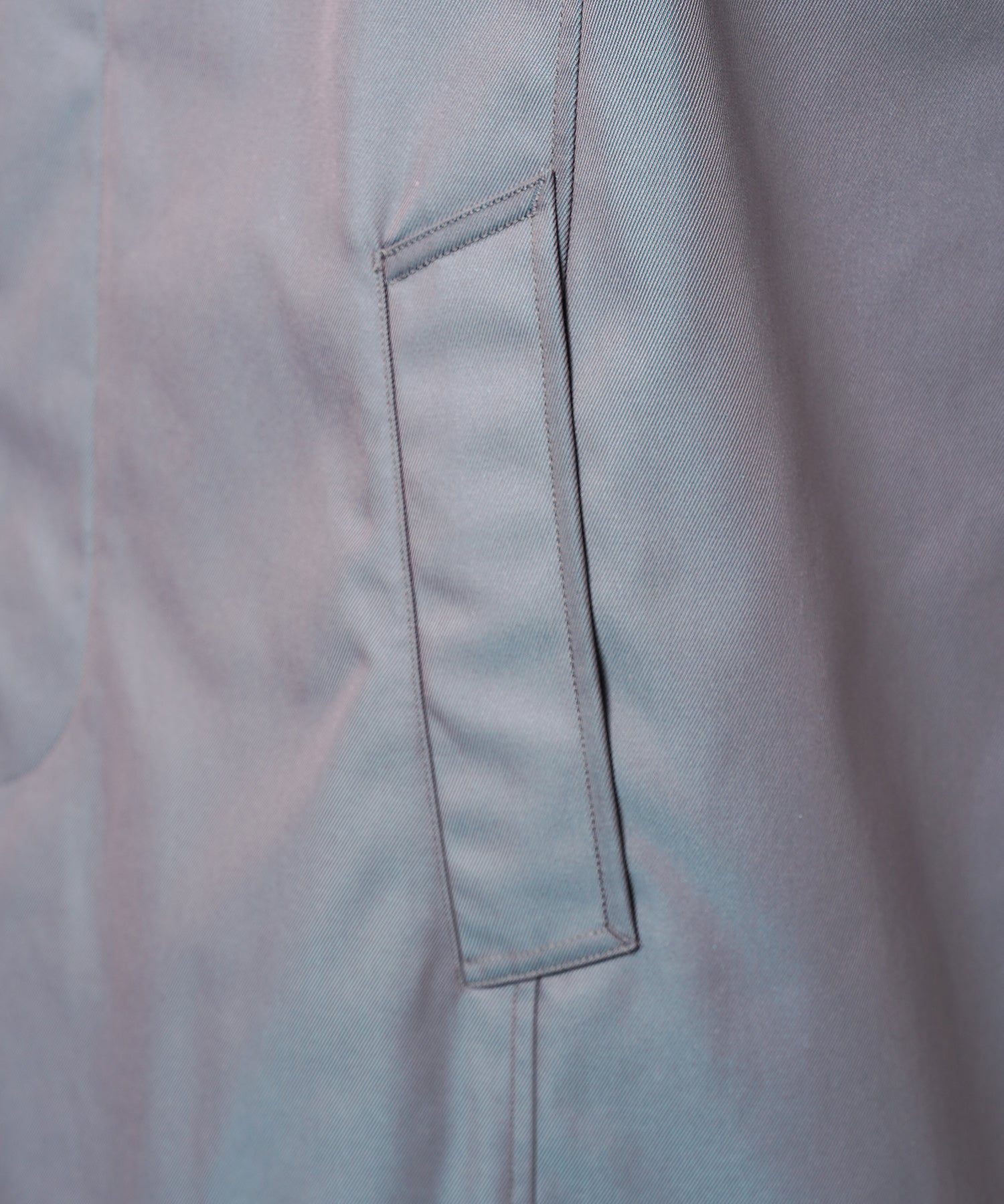 【26AW PRE-ORDER】120/2/2 Suvin Cotton Gabardine Prime-Over Leather Collar Balmacaan Coat