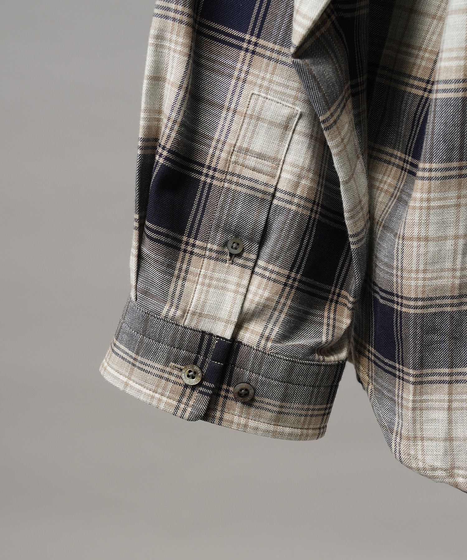 【Italian Dead Stock Fabric】Regular Collar Prime-Over Shirt