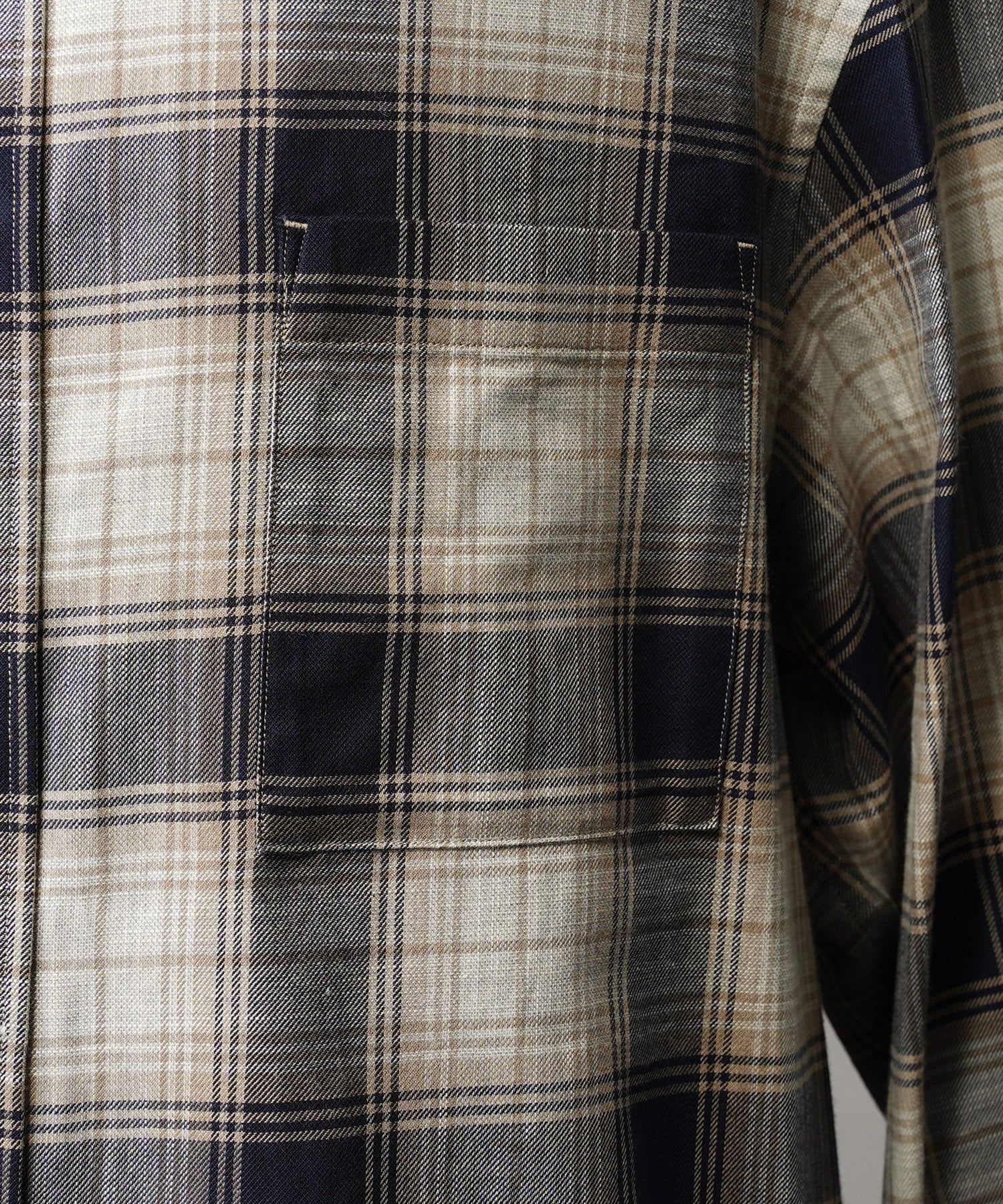 【Italian Dead Stock Fabric】Regular Collar Prime-Over Shirt