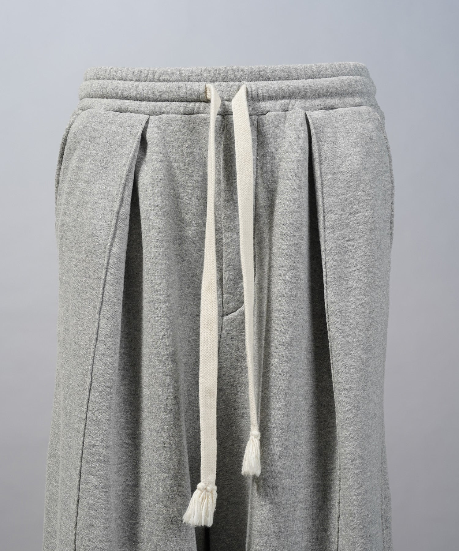 Loop-knit Tuck Wide Sweatpants