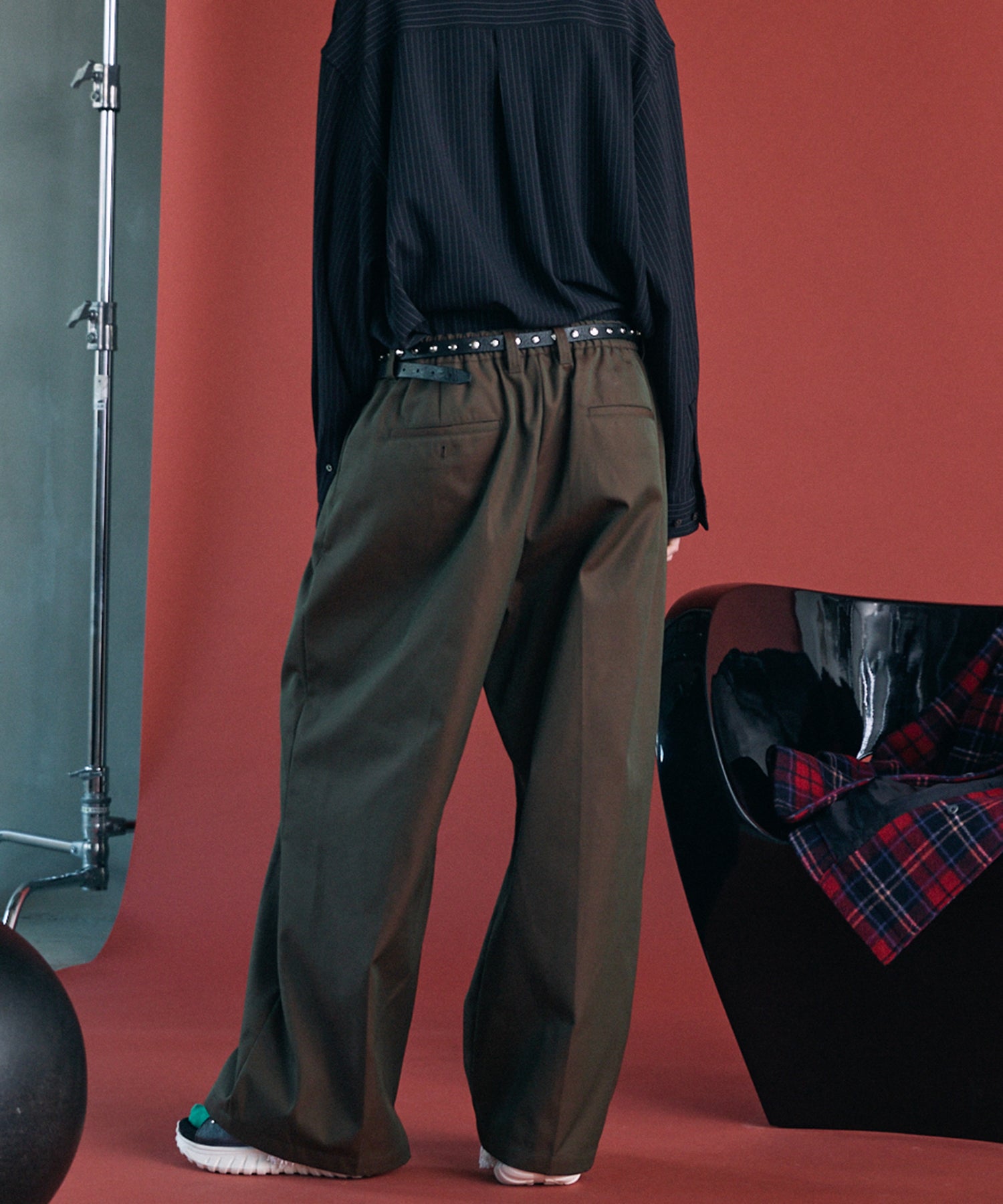 【26AW PRE-ORDER】120/2/2 Suvin Cotton Gabardine Prime-Wide Two-Tuck Pants