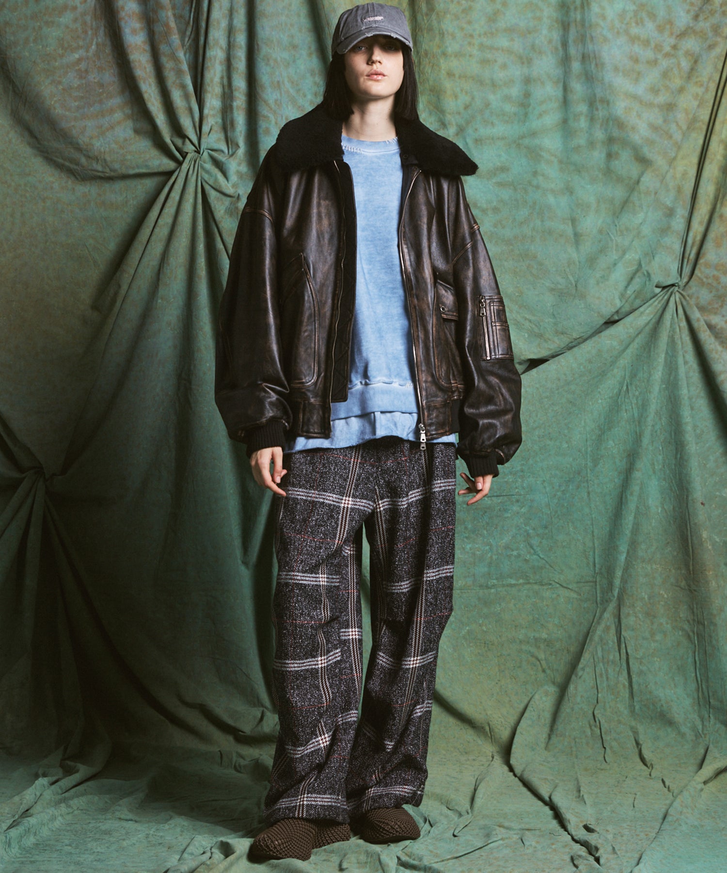 【PRE-ORDER】Heavy-Weight Sweat Embroidery Damage Over-Dye Crew Neck Pullover