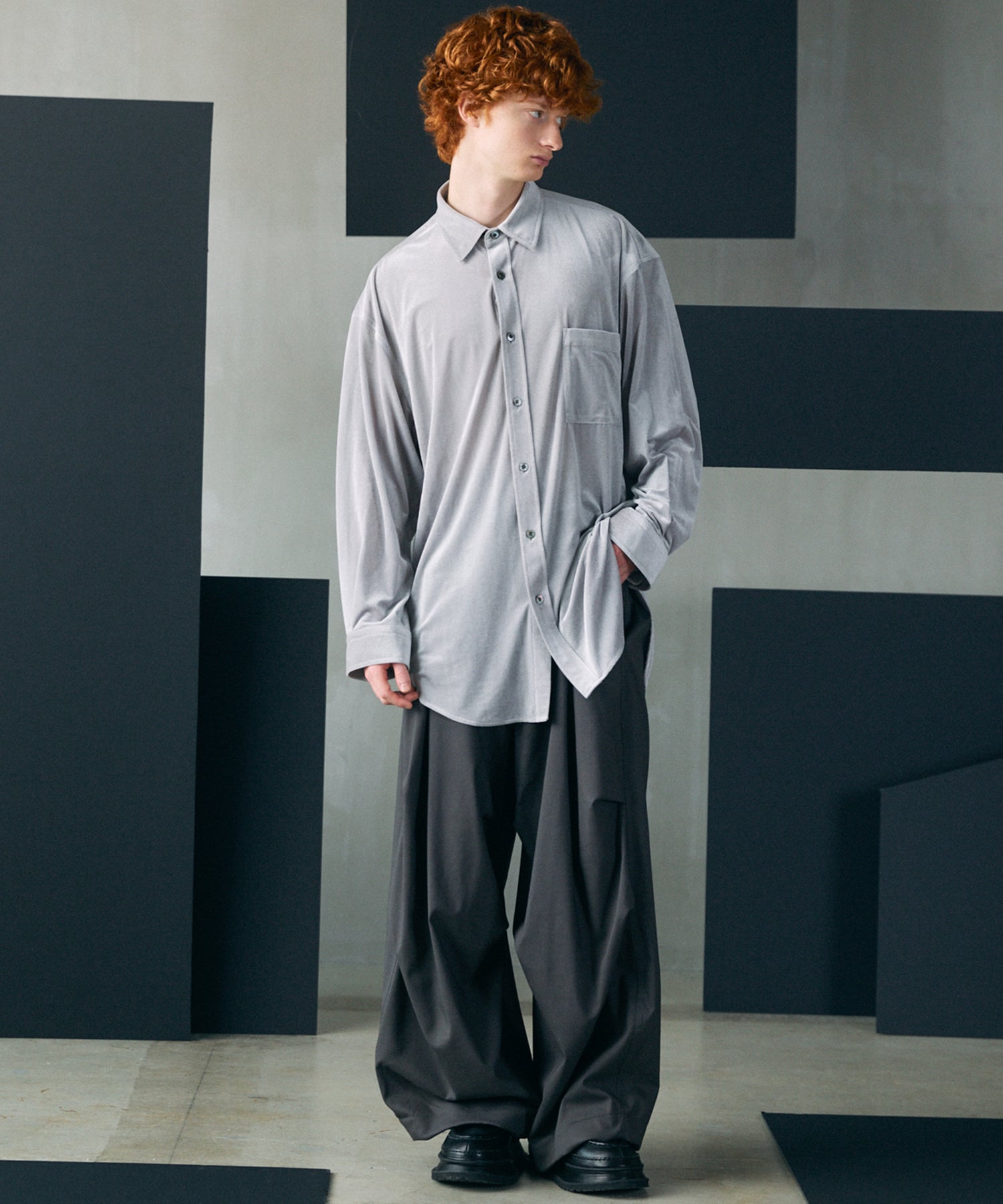 【26AW PRE-ORDER】Glossy Velour Prime-Over Long Sleeve Shirt Coat