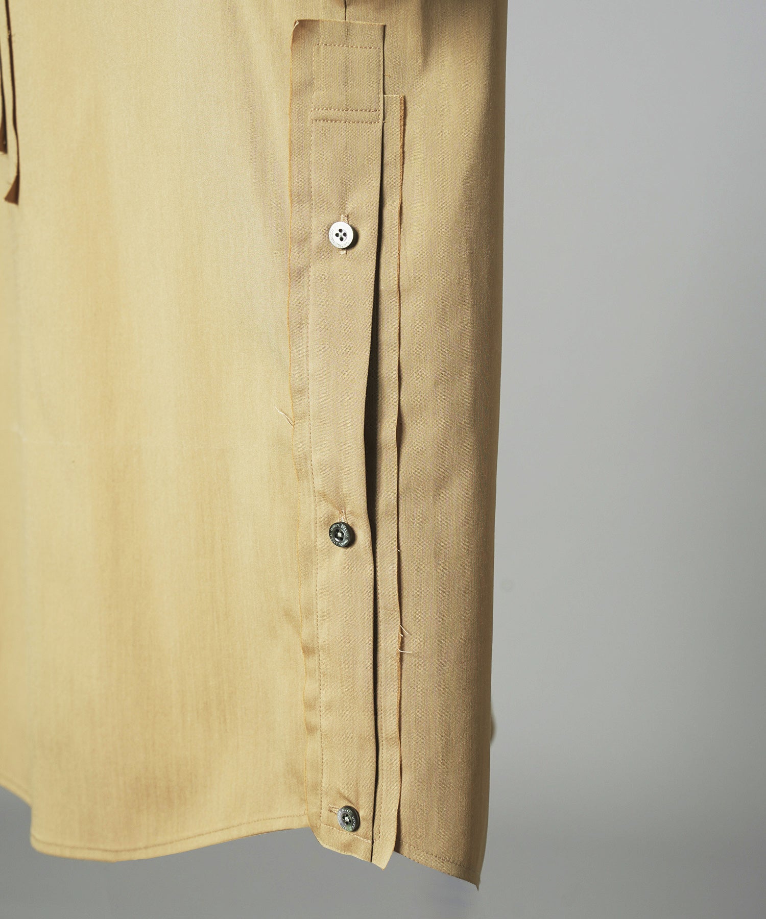 [26SS PRE-ORDER] Airy Striped Gabardine Prime-Over Short-sleeved Shirt